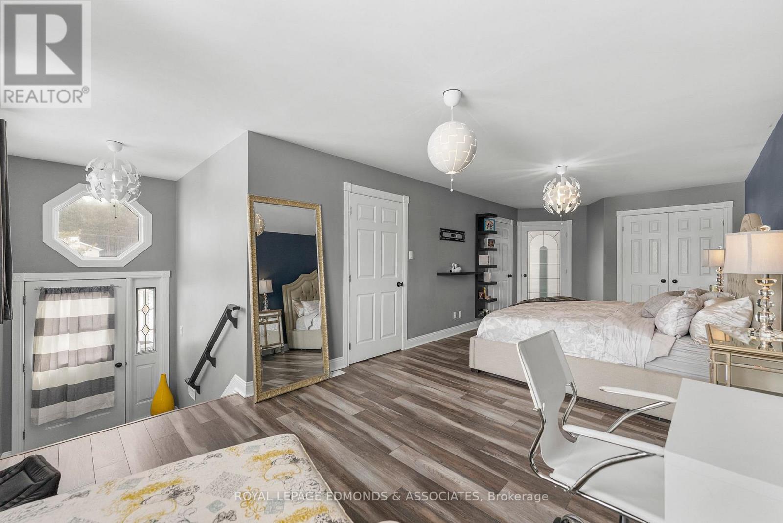 












31 SILKE DRIVE

,
Petawawa,




Ontario
K8H2L3

