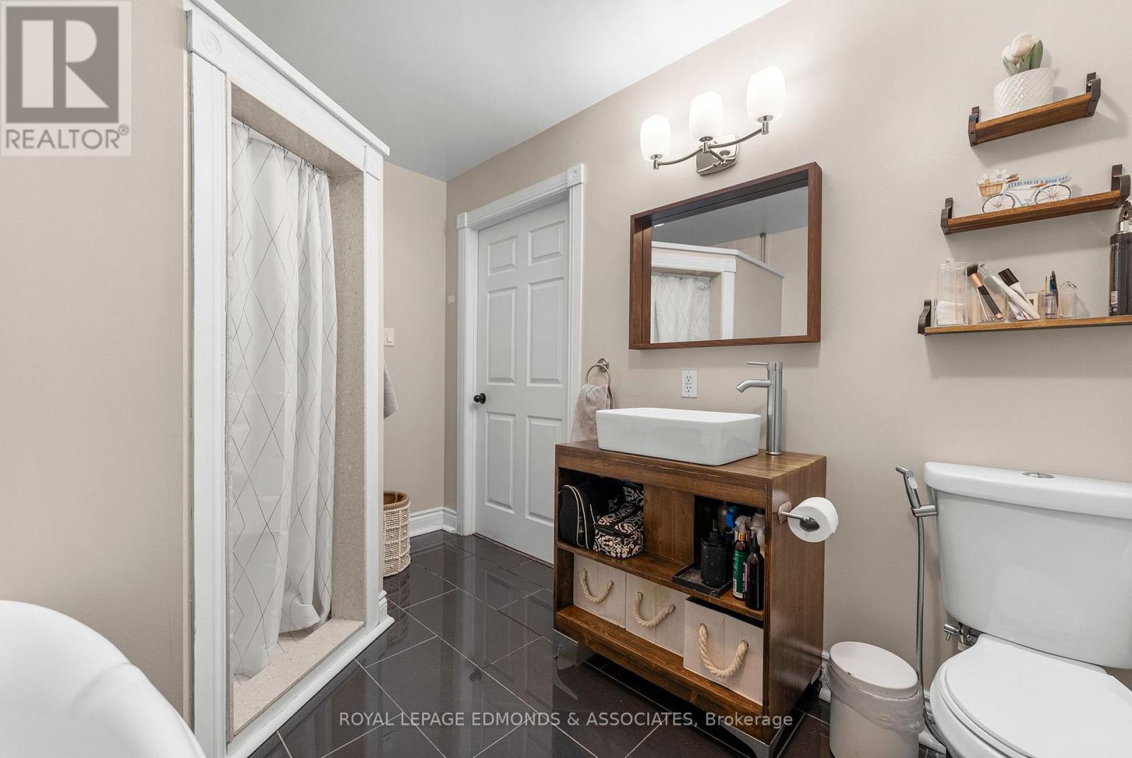 












31 SILKE DRIVE

,
Petawawa,




Ontario
K8H2L3

