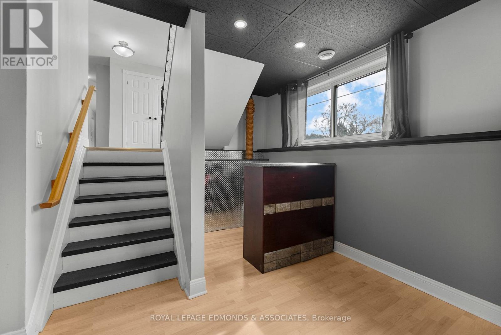 












31 SILKE DRIVE

,
Petawawa,




Ontario
K8H2L3

