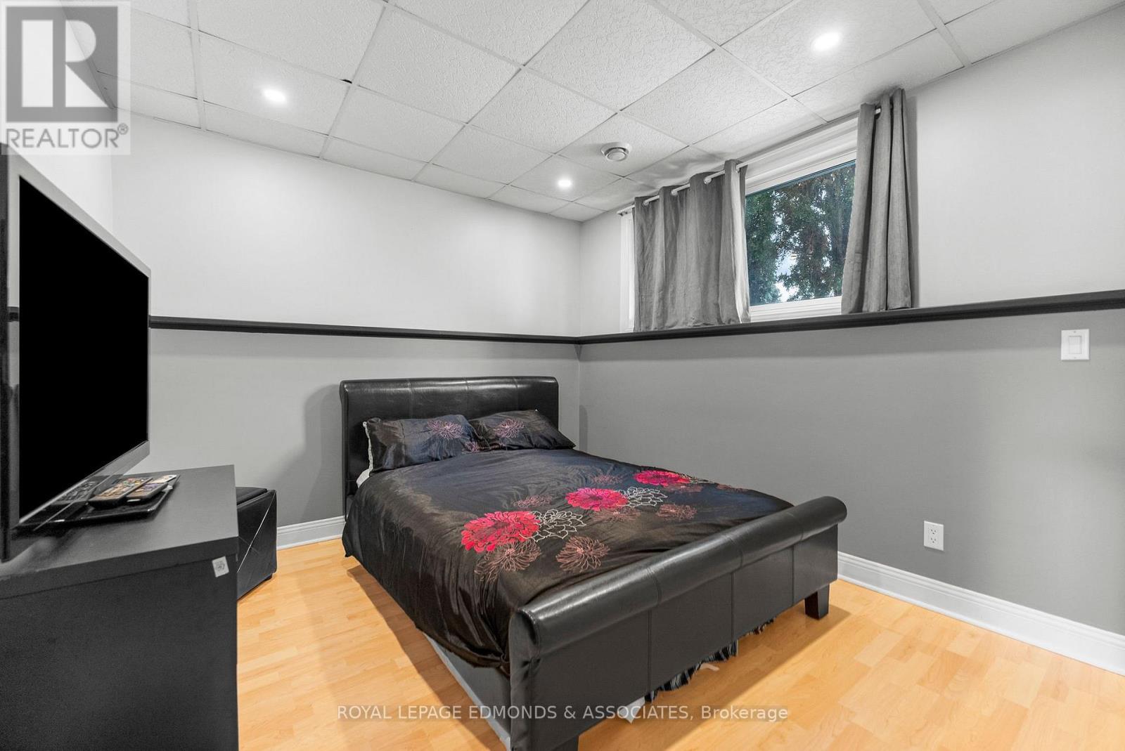 












31 SILKE DRIVE

,
Petawawa,




Ontario
K8H2L3

