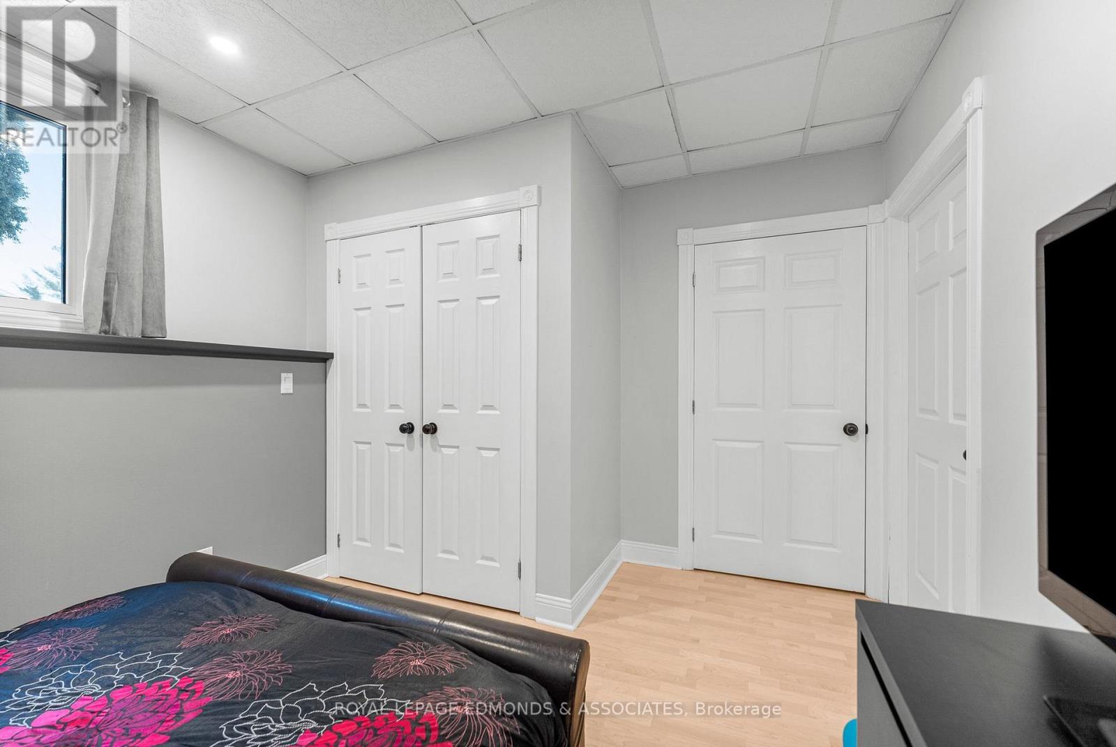 












31 SILKE DRIVE

,
Petawawa,




Ontario
K8H2L3

