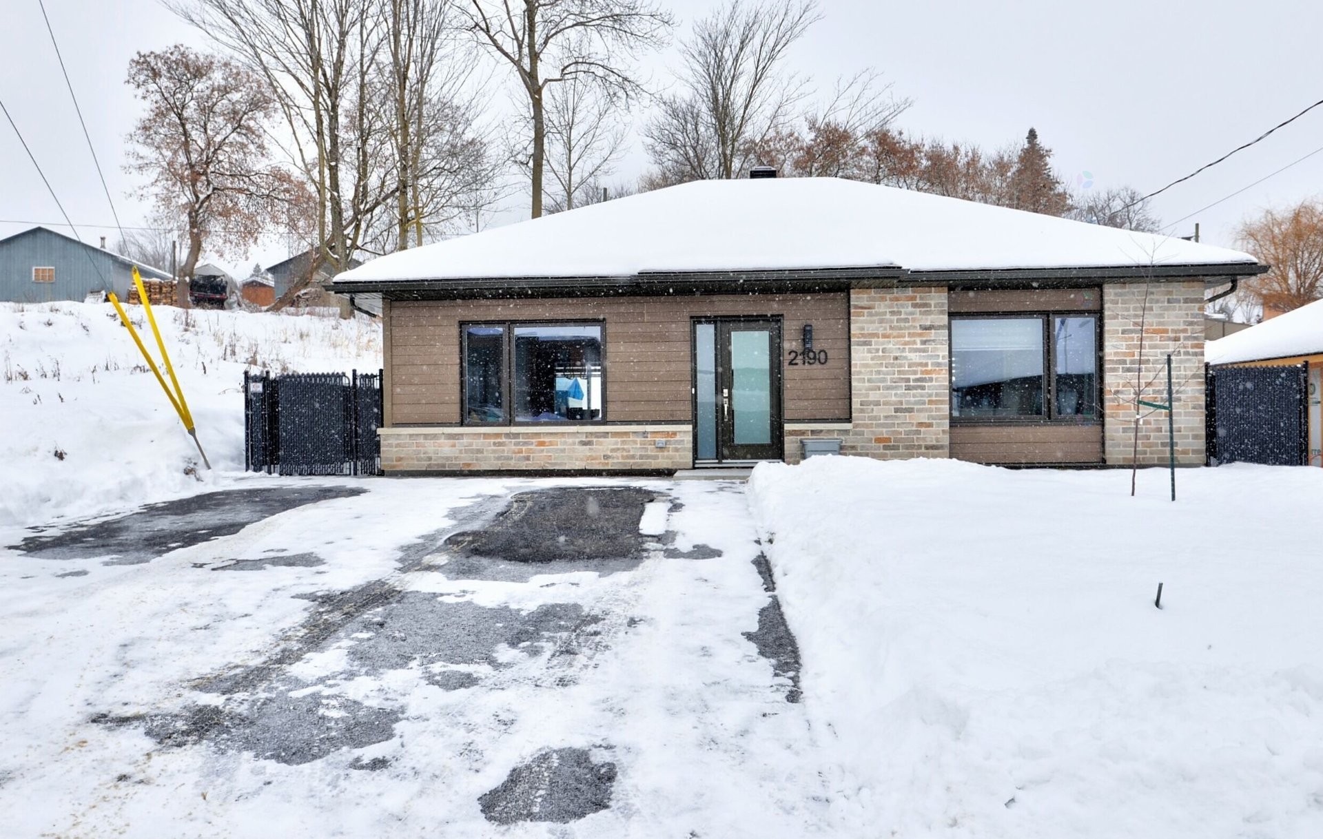 









2190


Place des Jardins

,
Saint-Félix-de-Valois,




QC
J0K2M0

