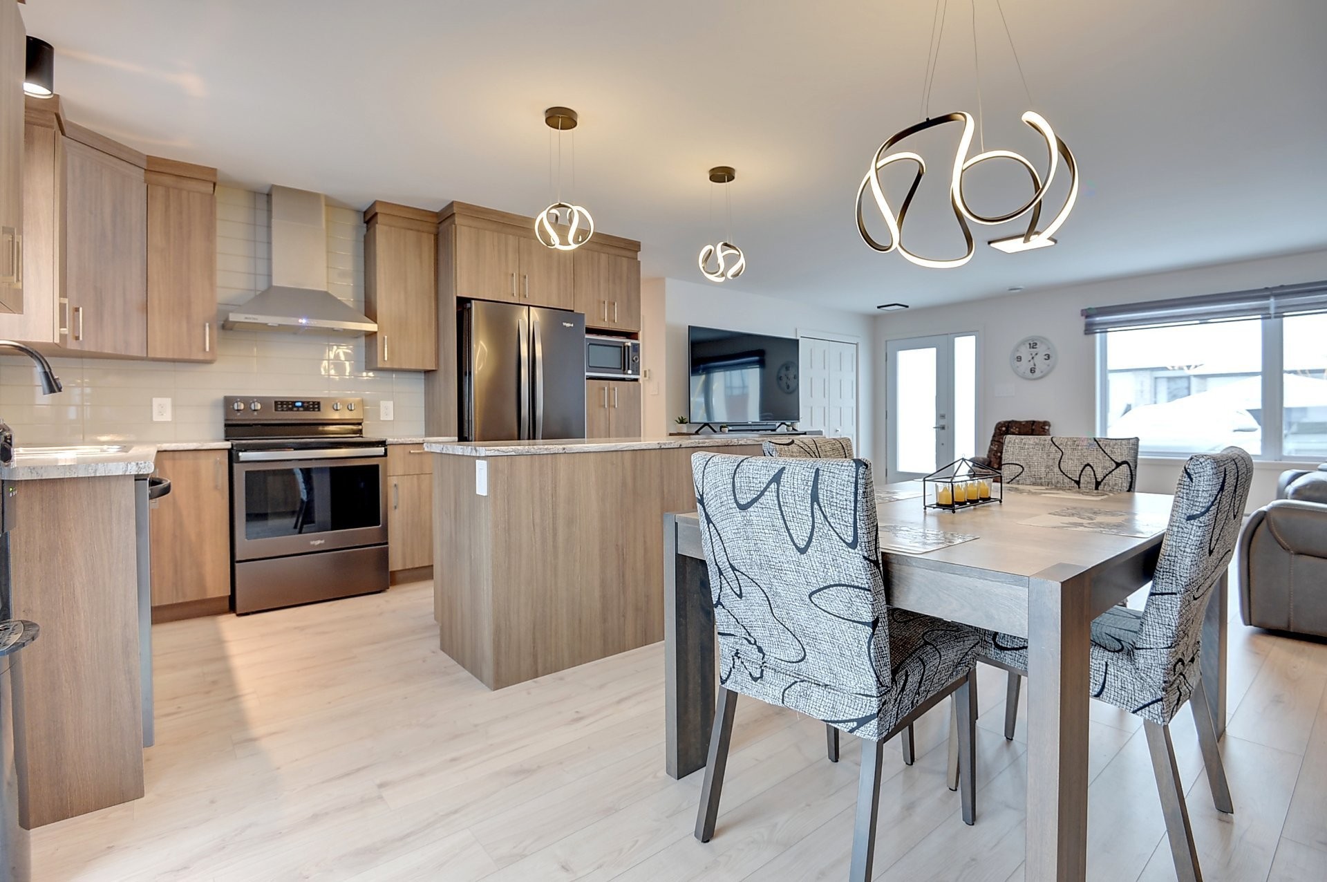 









2190


Place des Jardins

,
Saint-Félix-de-Valois,




QC
J0K2M0

