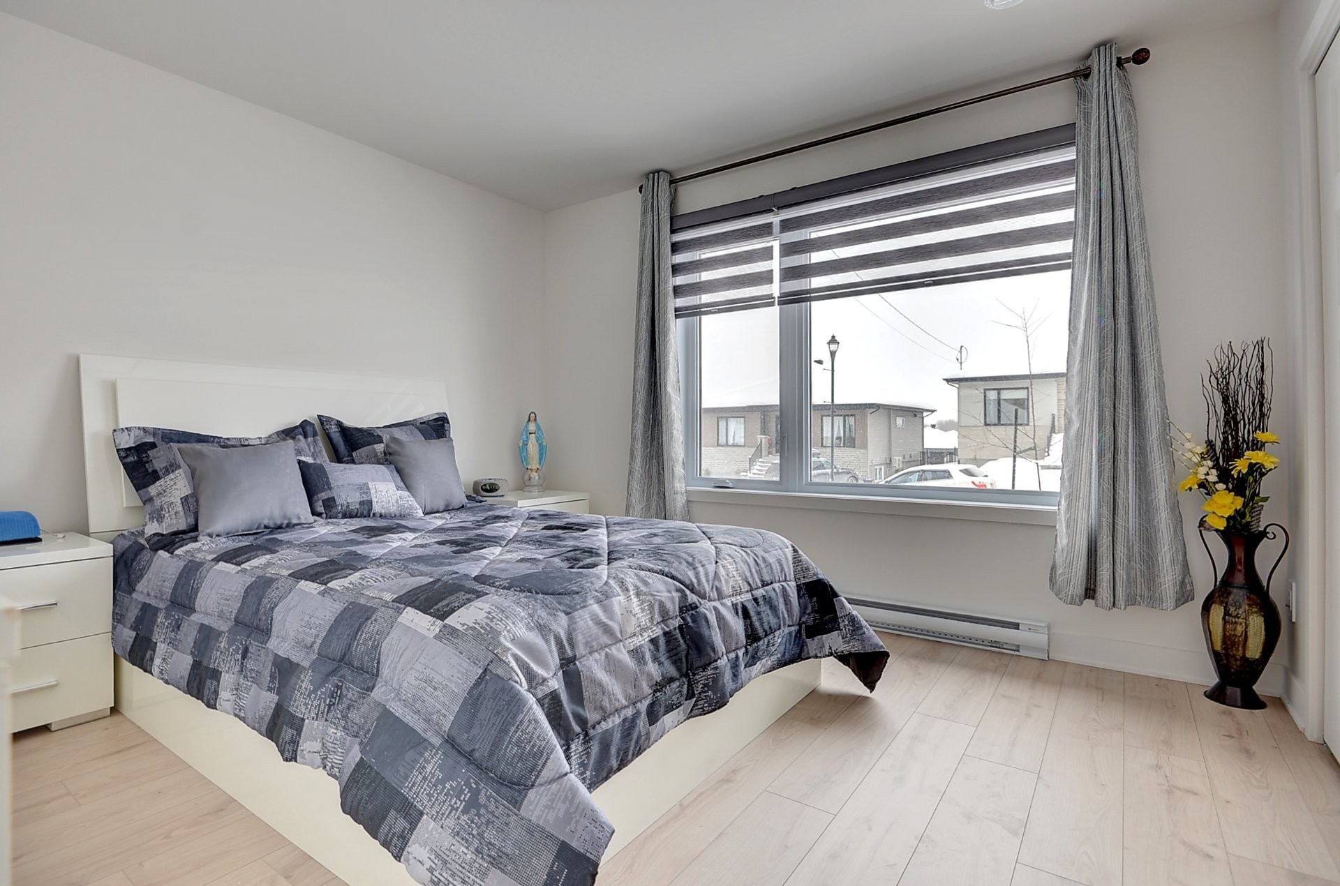 









2190


Place des Jardins

,
Saint-Félix-de-Valois,




QC
J0K2M0

