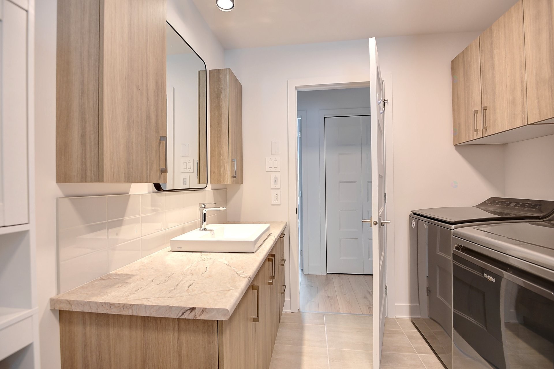 









2190


Place des Jardins

,
Saint-Félix-de-Valois,




QC
J0K2M0

