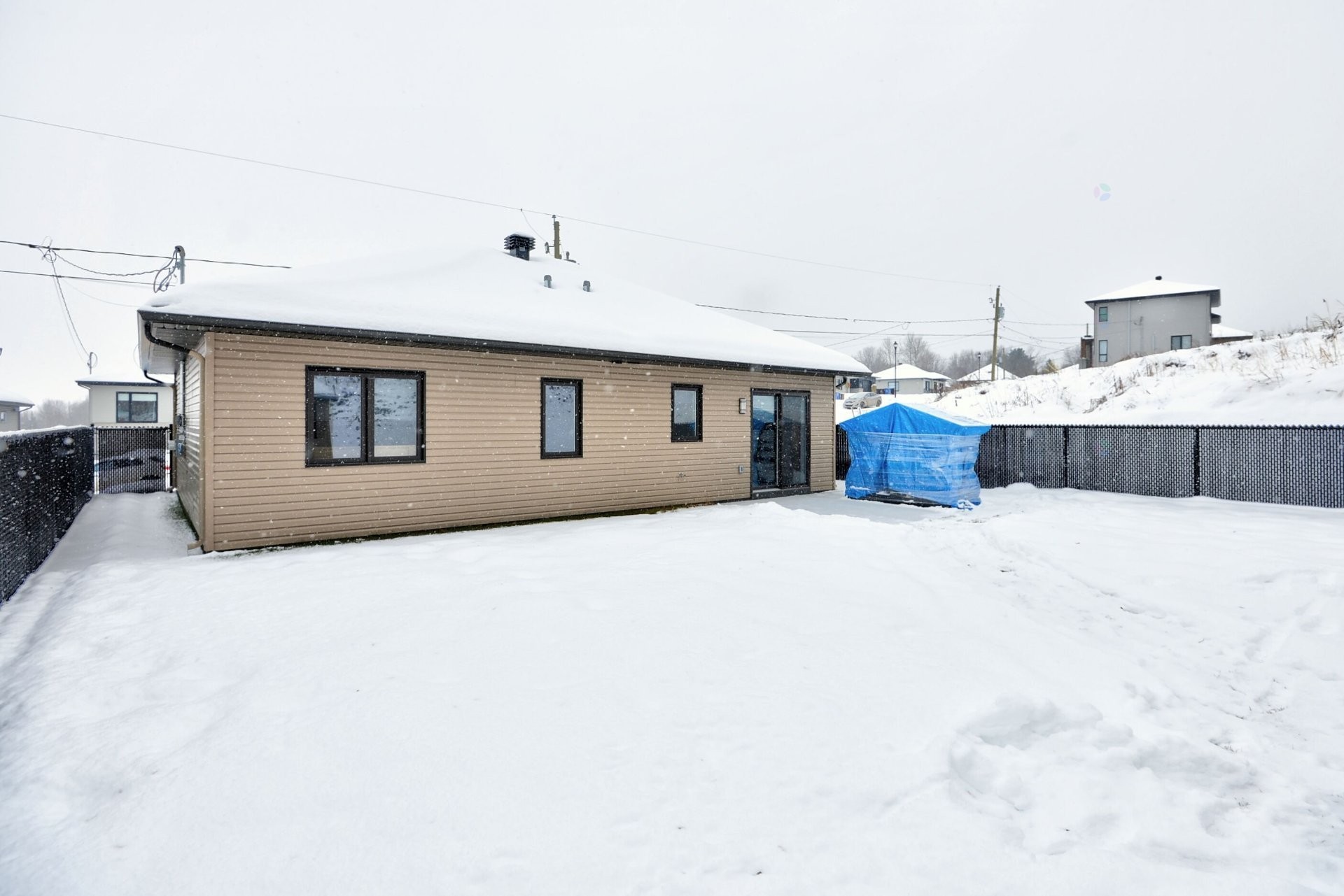 









2190


Place des Jardins

,
Saint-Félix-de-Valois,




QC
J0K2M0

