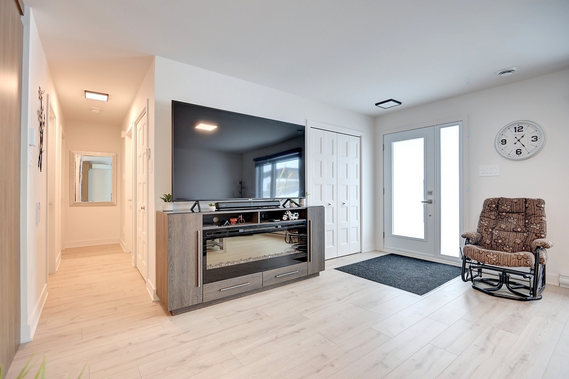 









2190


Place des Jardins

,
Saint-Félix-de-Valois,




QC
J0K2M0

