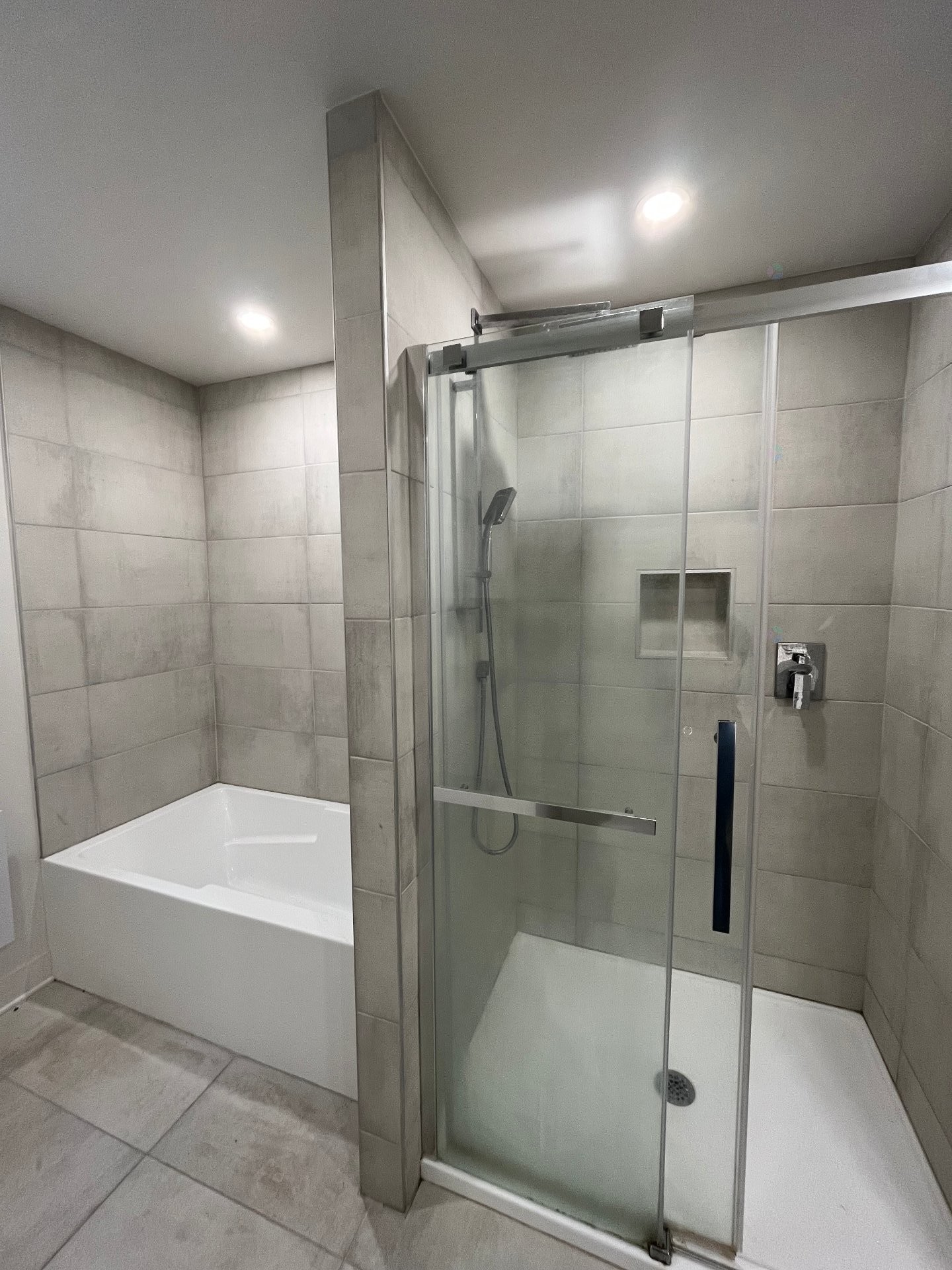 









162


Rue Gagné

, 3,
Vaudreuil-Dorion,




QC
J7V1H7

