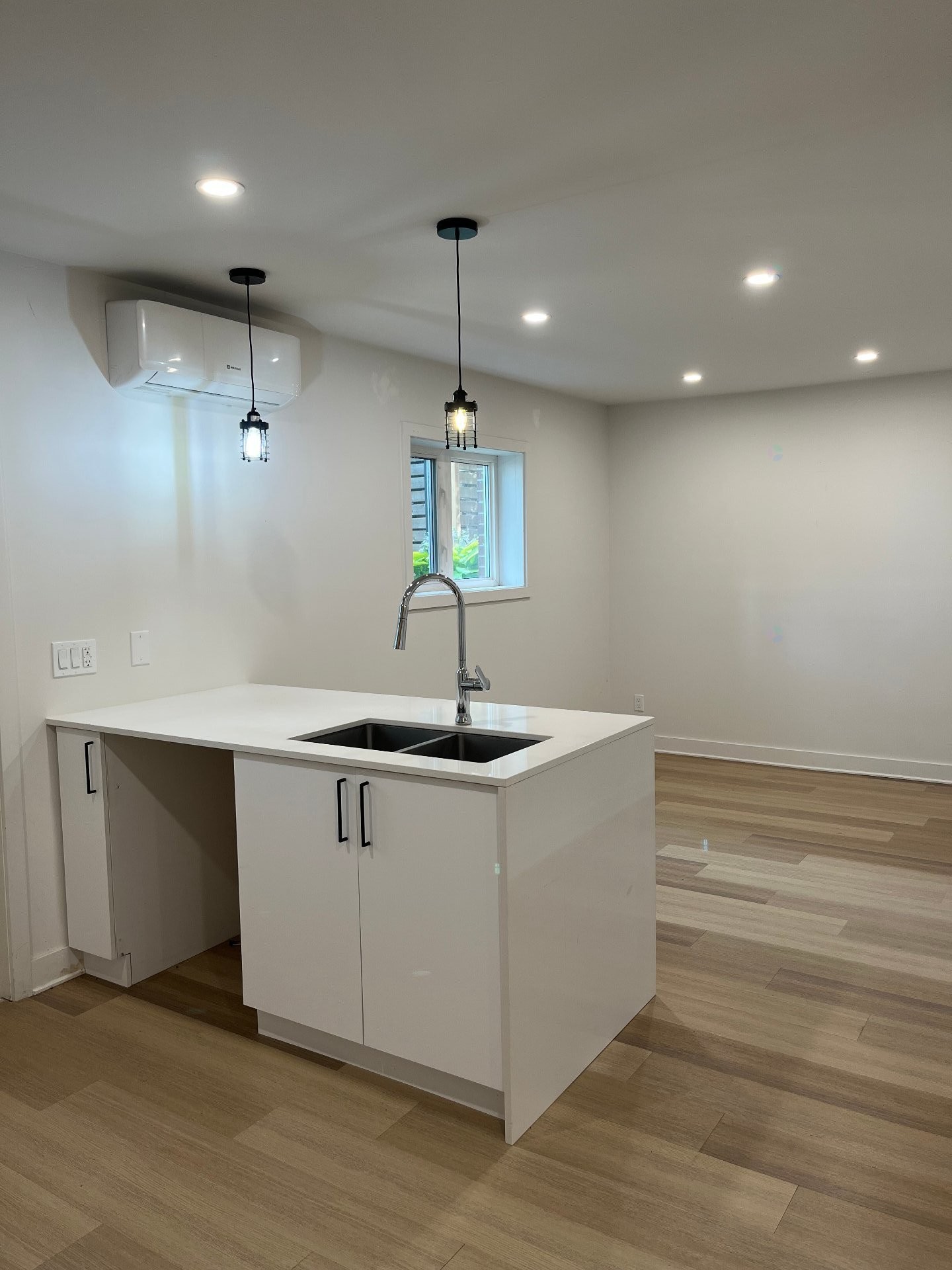 









162


Rue Gagné

, 3,
Vaudreuil-Dorion,




QC
J7V1H7

