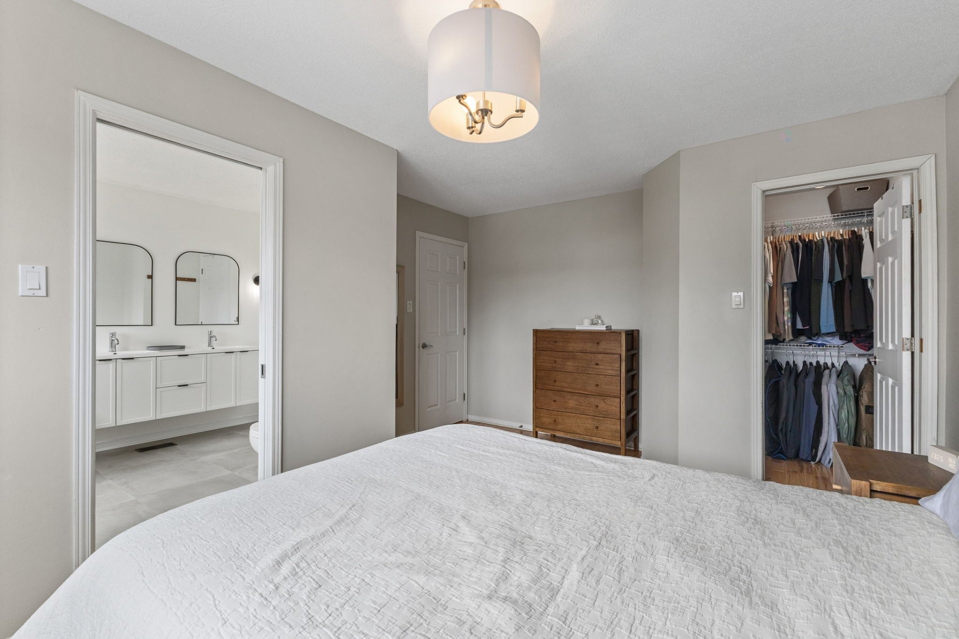 









68


Rue du Méridien

,
Gatineau (Hull),




QC
J9A3C6

