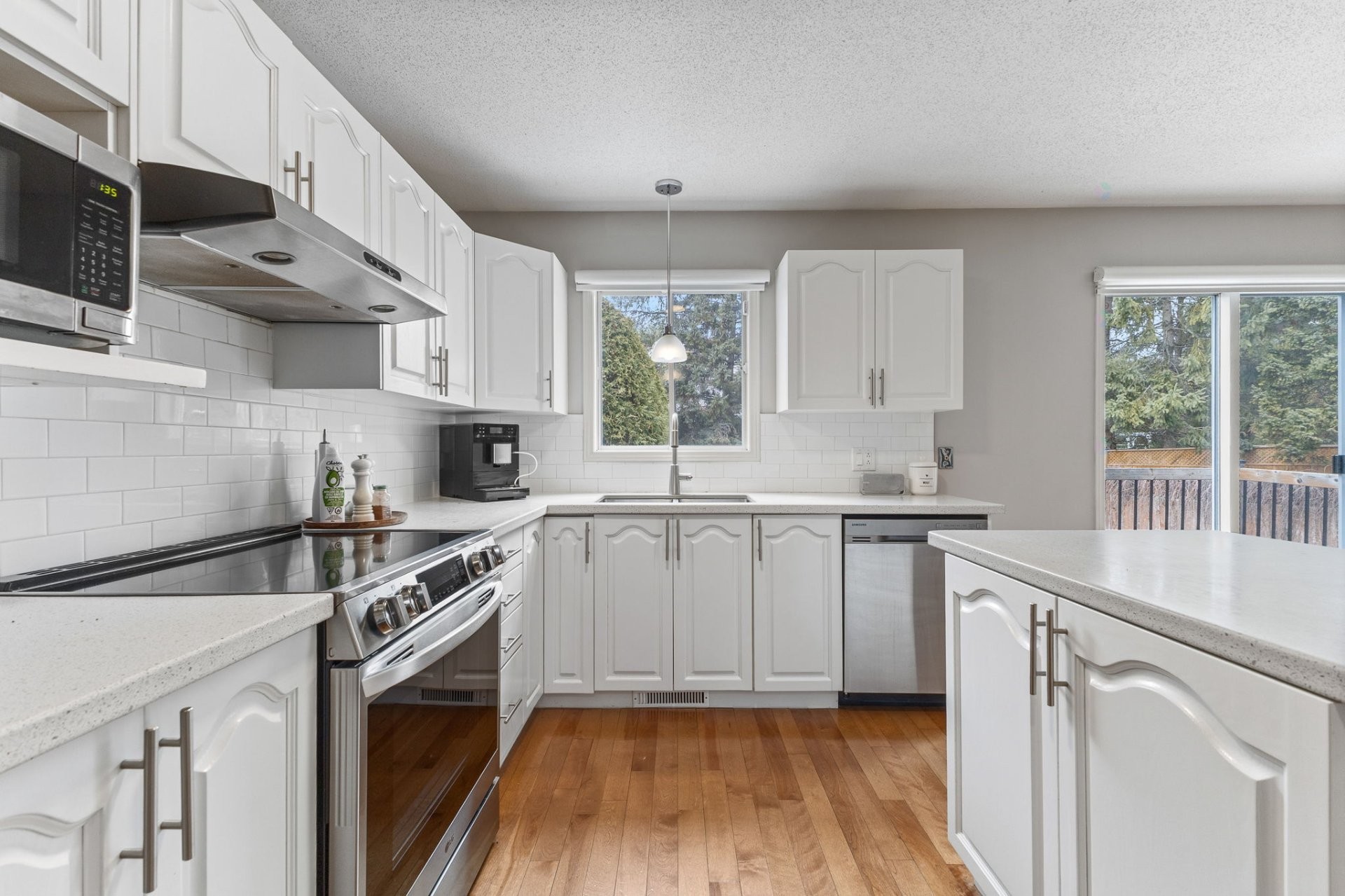 









68


Rue du Méridien

,
Gatineau (Hull),




QC
J9A3C6

