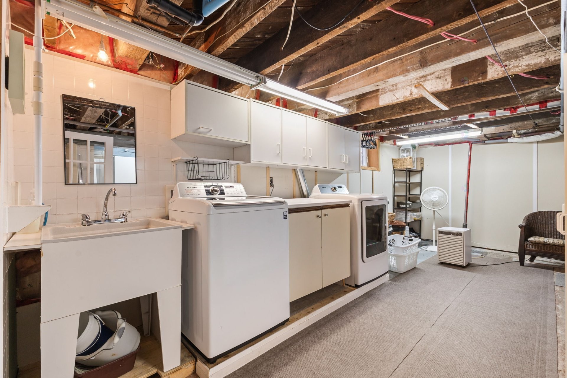 









591


Rue David

,
Gatineau (Buckingham),




QC
J8L2A9

