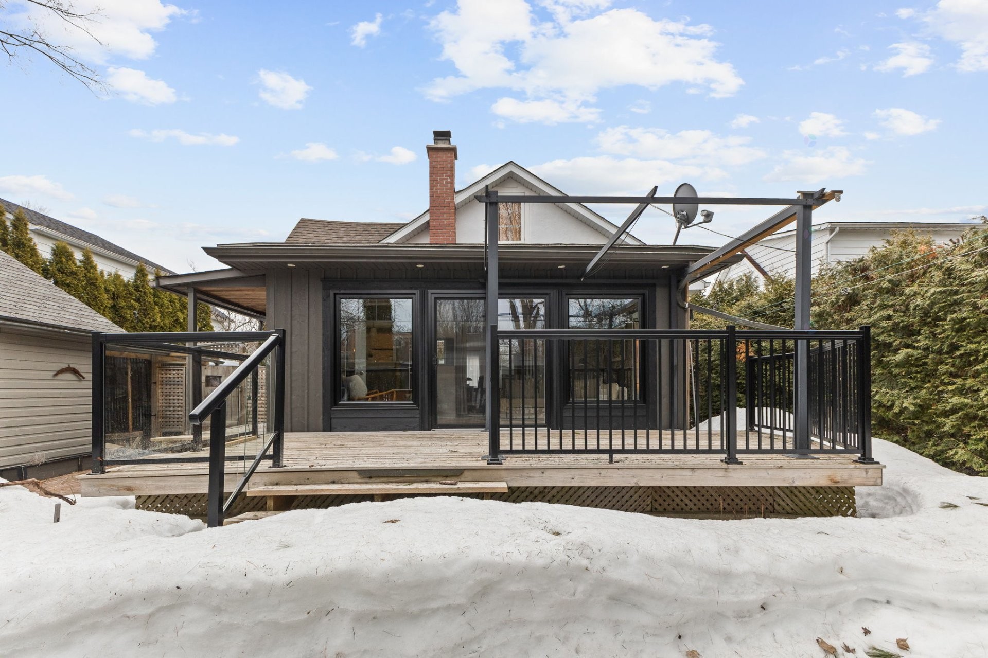 









591


Rue David

,
Gatineau (Buckingham),




QC
J8L2A9

