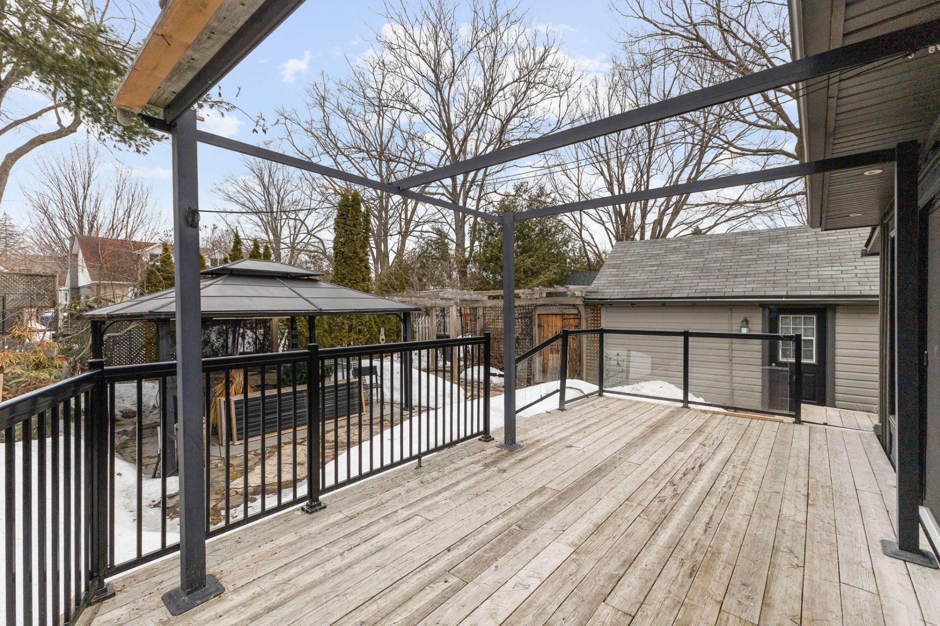 









591


Rue David

,
Gatineau (Buckingham),




QC
J8L2A9

