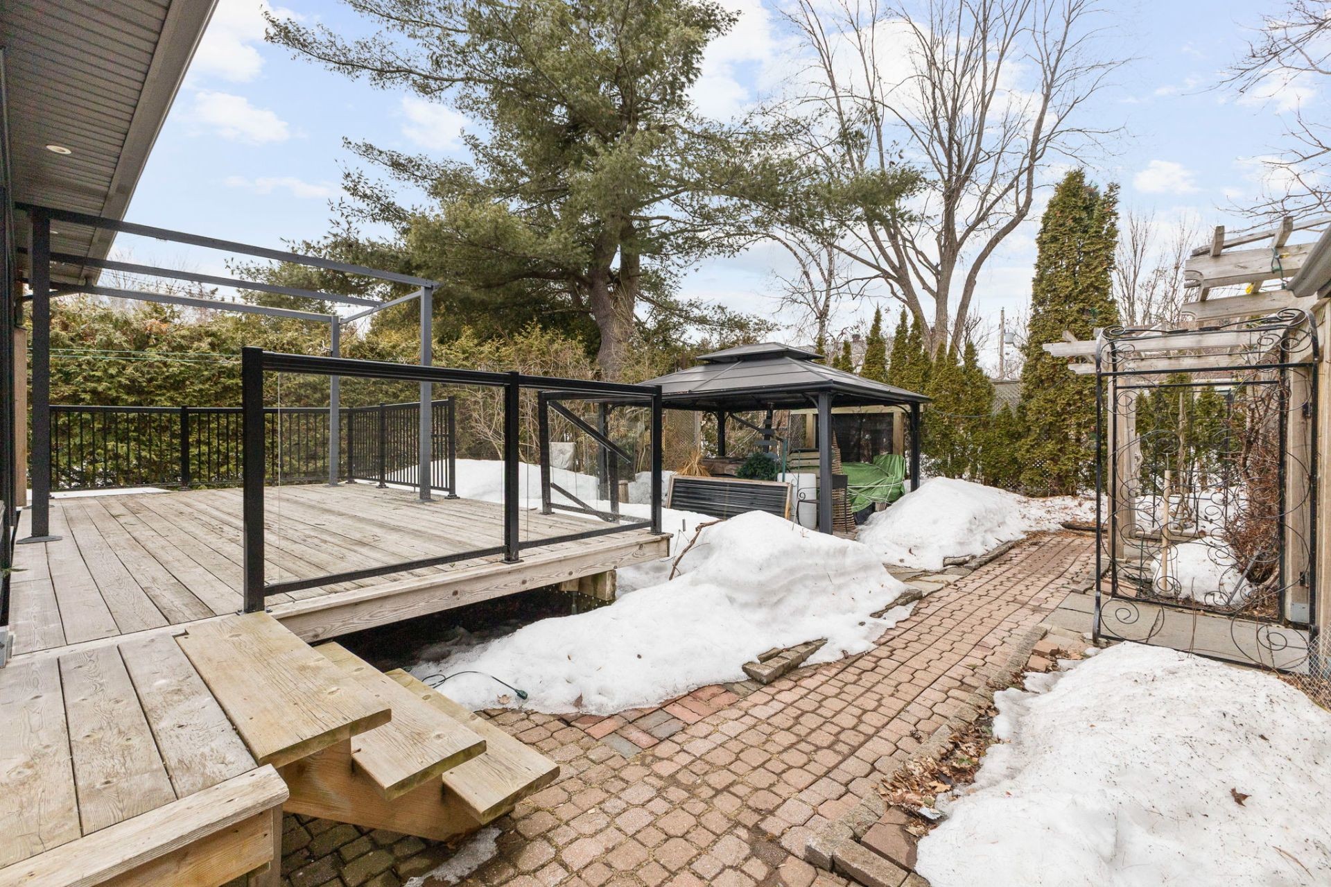 









591


Rue David

,
Gatineau (Buckingham),




QC
J8L2A9

