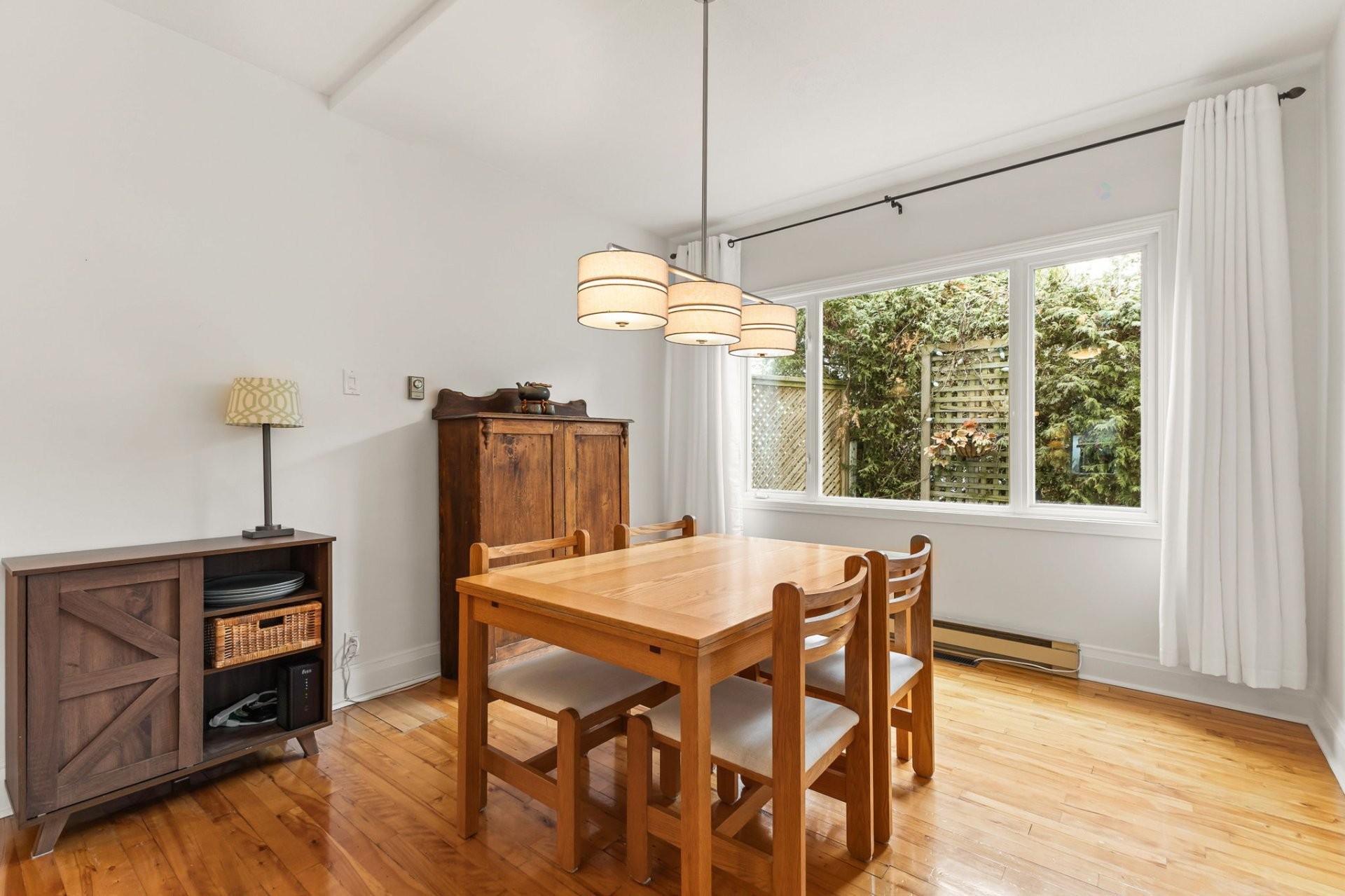 









591


Rue David

,
Gatineau (Buckingham),




QC
J8L2A9

