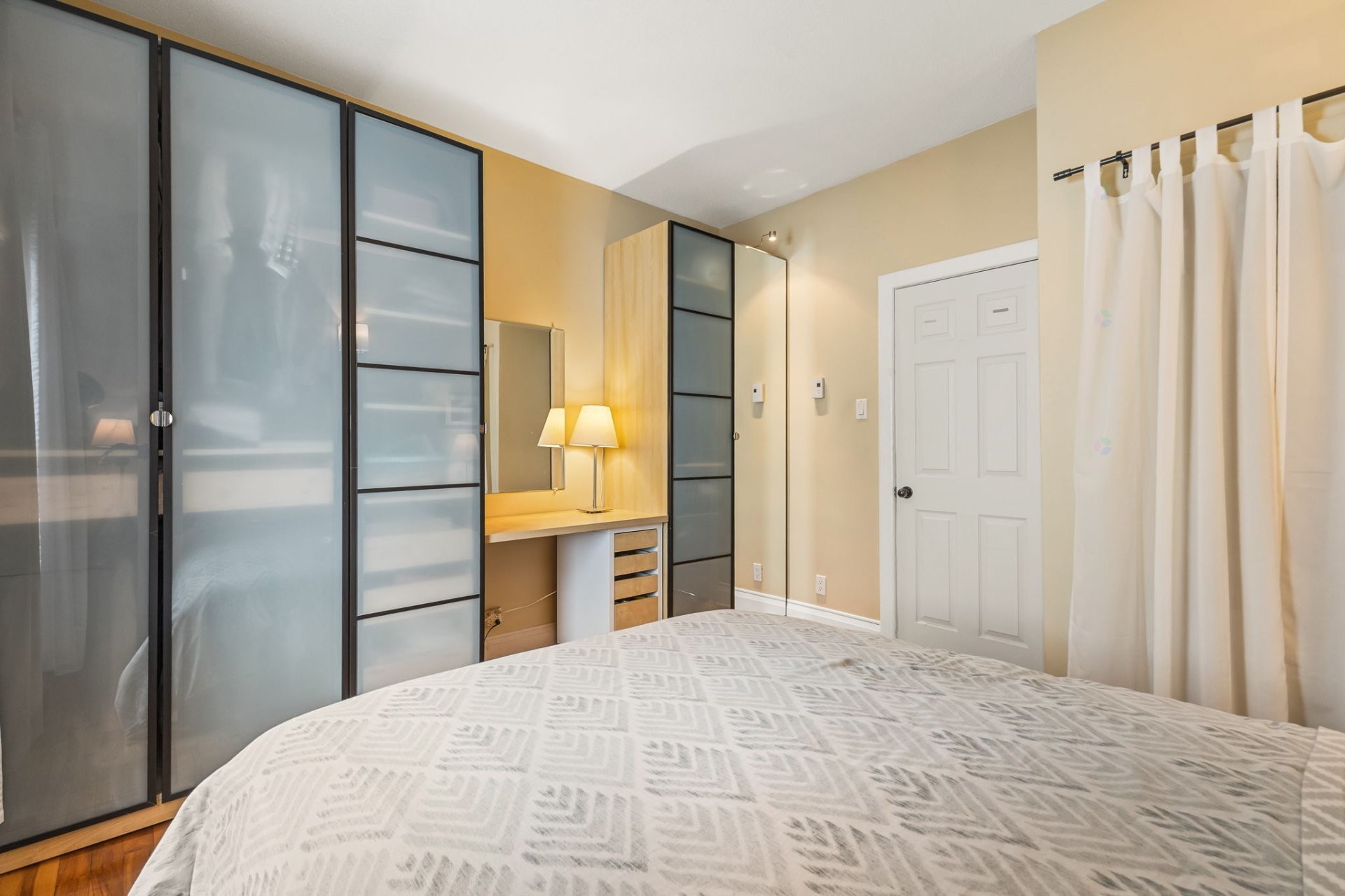 









591


Rue David

,
Gatineau (Buckingham),




QC
J8L2A9

