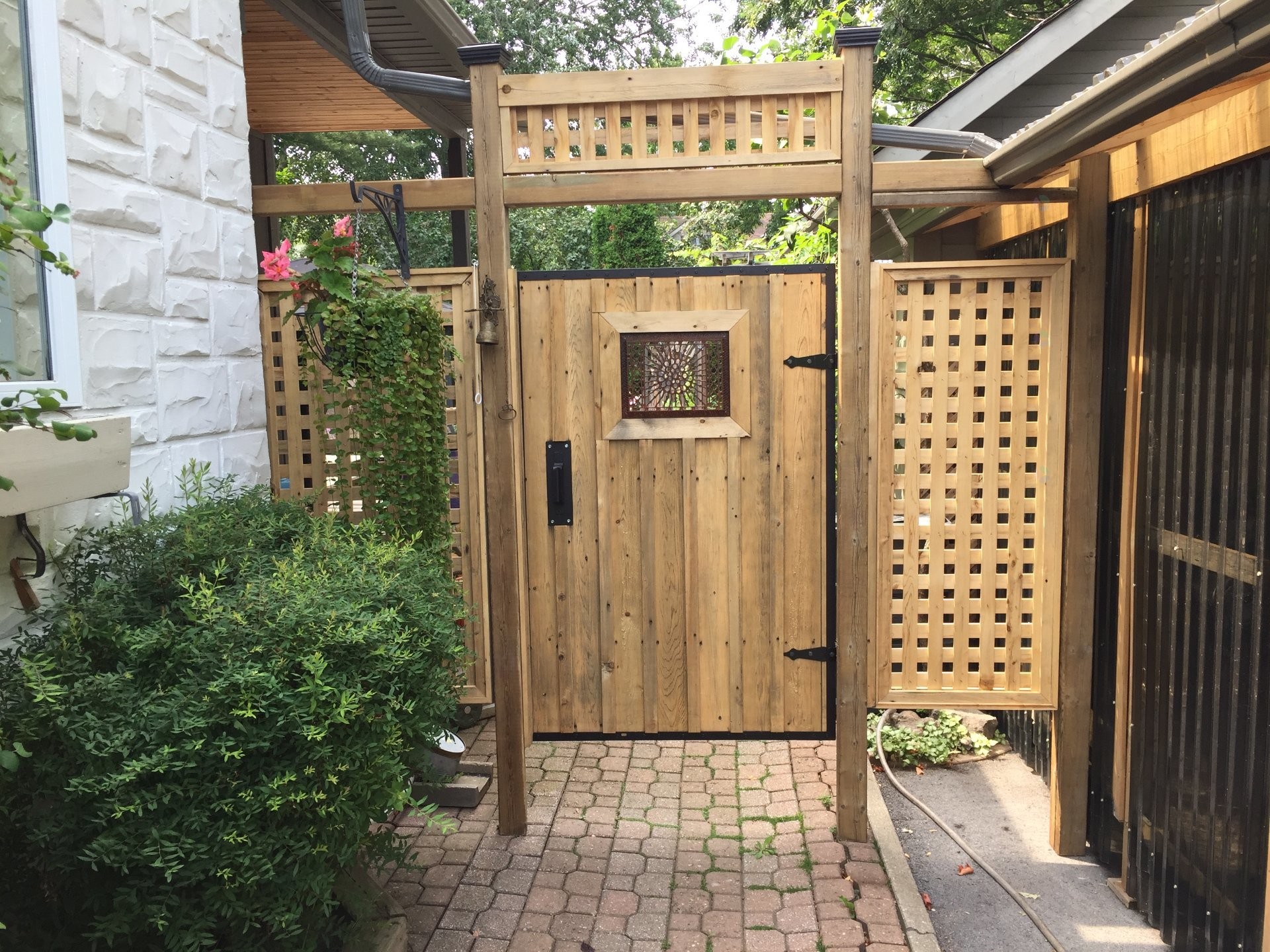 









591


Rue David

,
Gatineau (Buckingham),




QC
J8L2A9

