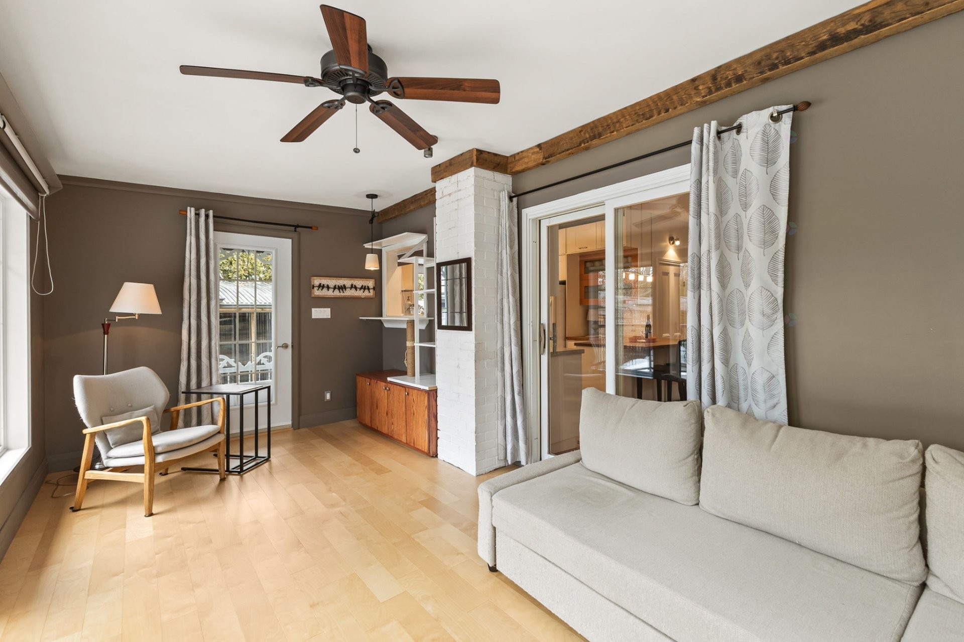 









591


Rue David

,
Gatineau (Buckingham),




QC
J8L2A9

