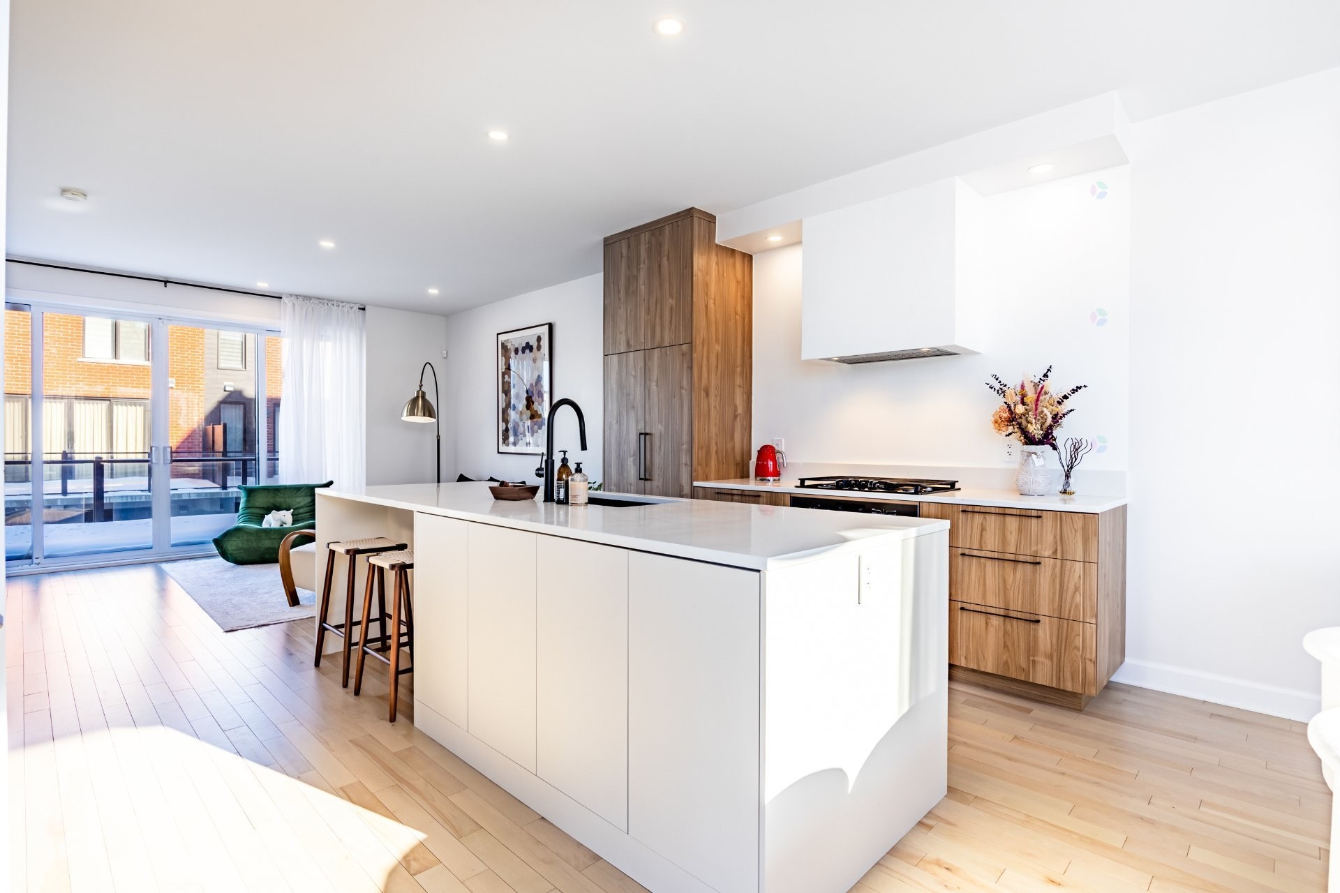 









111Z


Av. des Chênes

,
Candiac,




QC
J5R0V6

