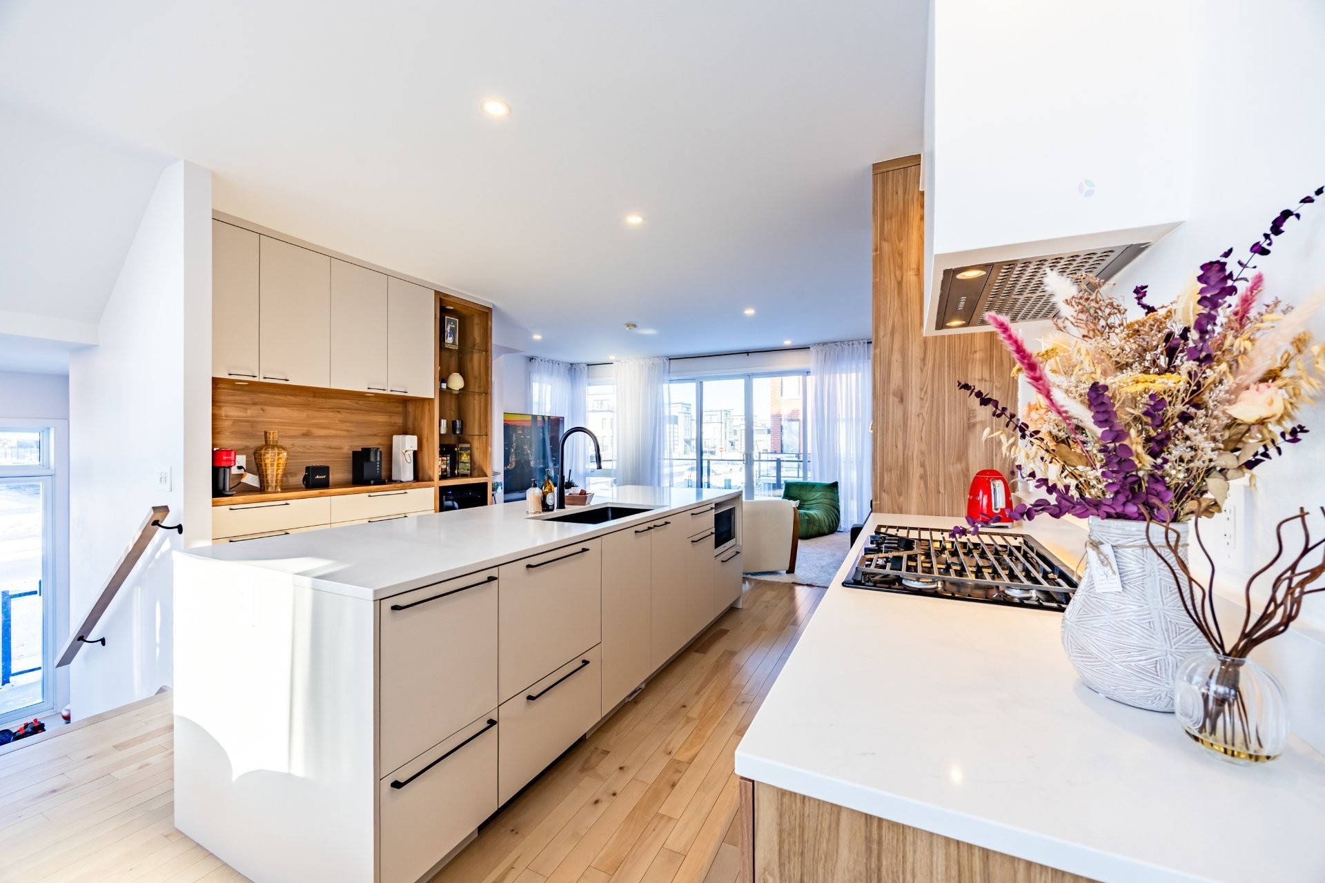 









111Z


Av. des Chênes

,
Candiac,




QC
J5R0V6

