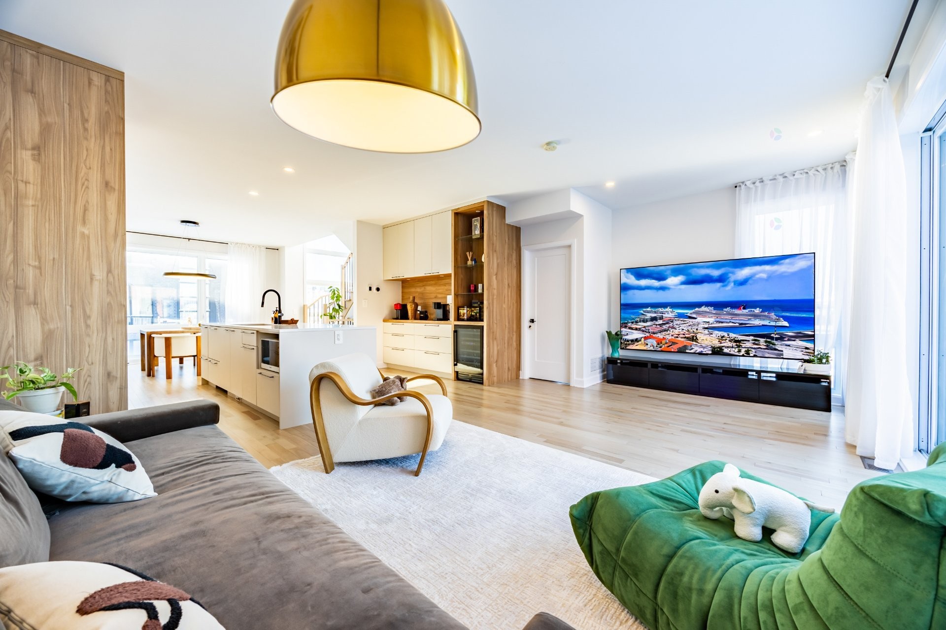 









111Z


Av. des Chênes

,
Candiac,




QC
J5R0V6

