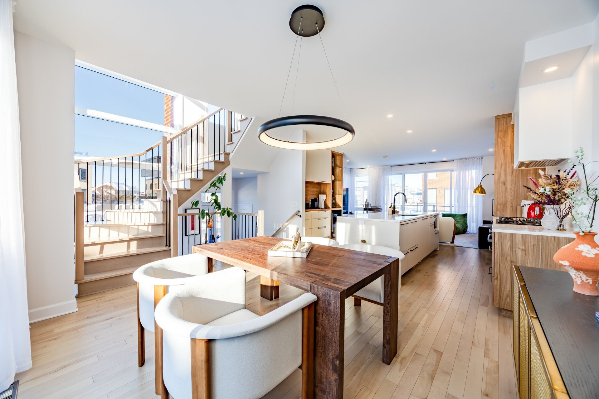 









111Z


Av. des Chênes

,
Candiac,




QC
J5R0V6

