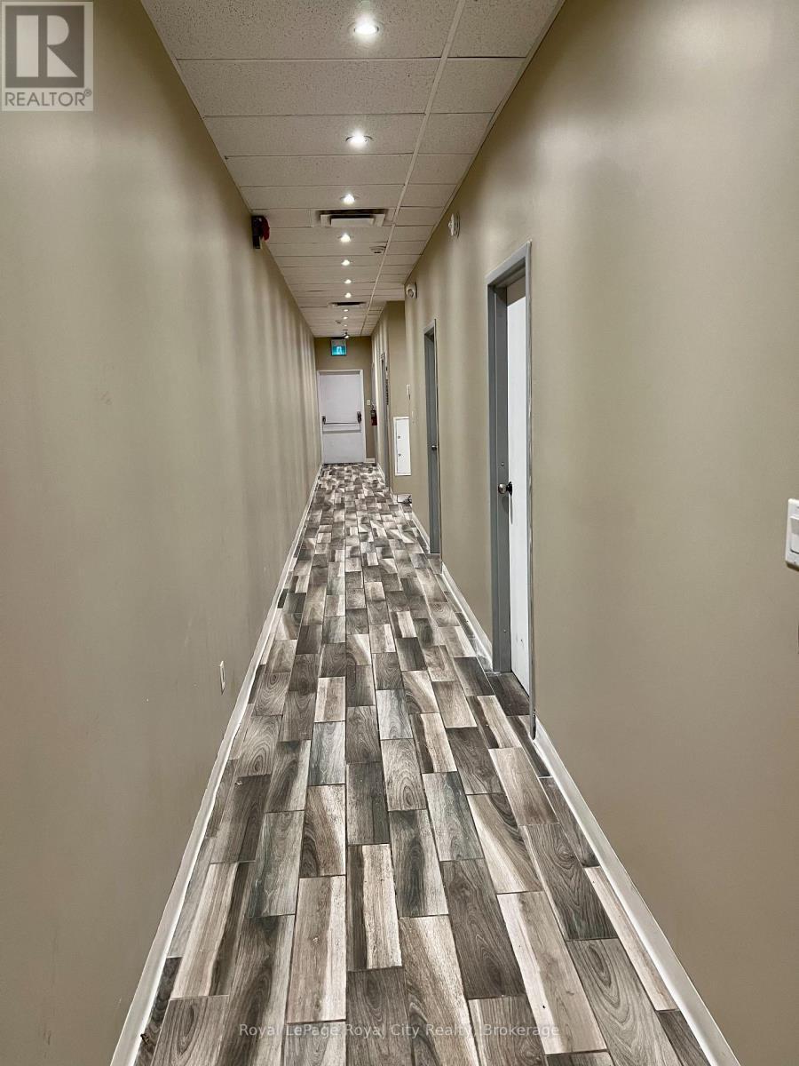 












107-109 WYNDHAM STREET N

,
Guelph (Downtown),




Ontario
N1H4E9

