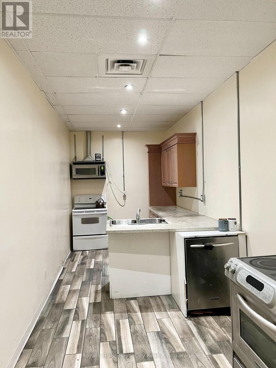 












107-109 WYNDHAM STREET N

,
Guelph (Downtown),




Ontario
N1H4E9

