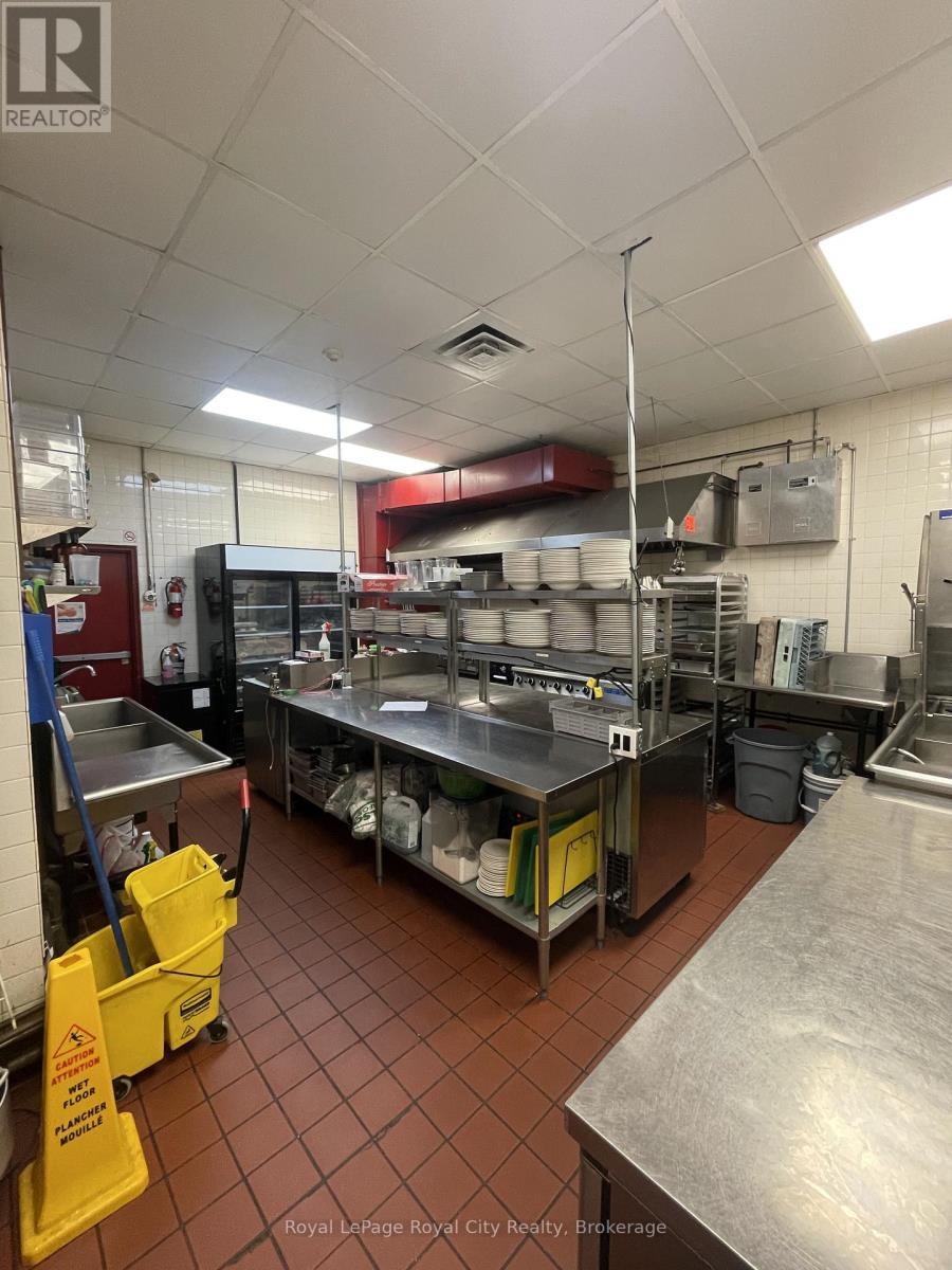 












107-109 WYNDHAM STREET N

,
Guelph (Downtown),




Ontario
N1H4E9

