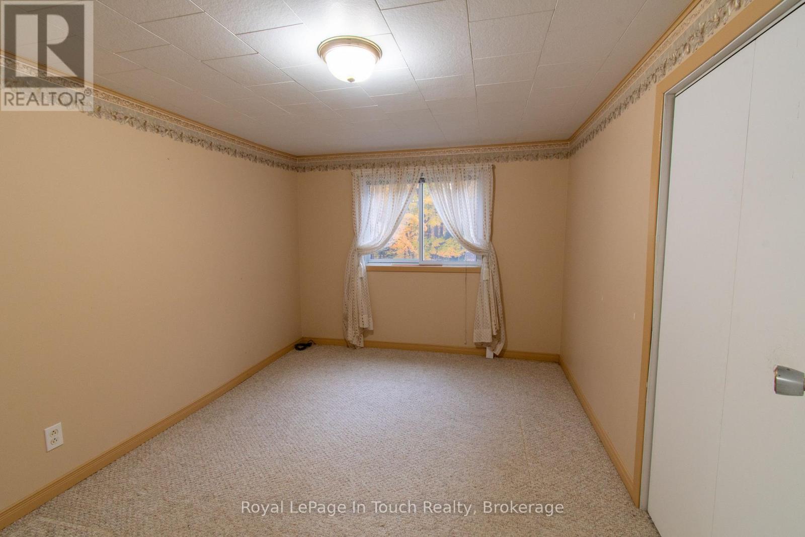 












748 OVERHEAD BRIDGE ROAD

,
Tiny,




Ontario
L9M0V6

