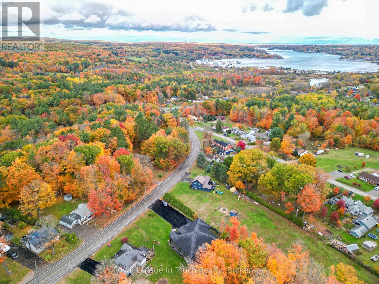 












748 OVERHEAD BRIDGE ROAD

,
Tiny,




Ontario
L9M0V6

