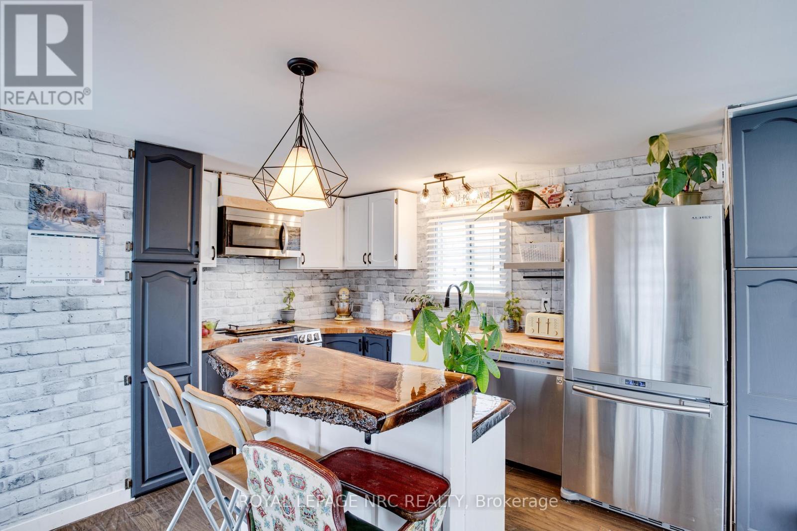 












297 - 241 ST. PAUL STREET

,
St. Catharines,




Ontario
L2S2E5


