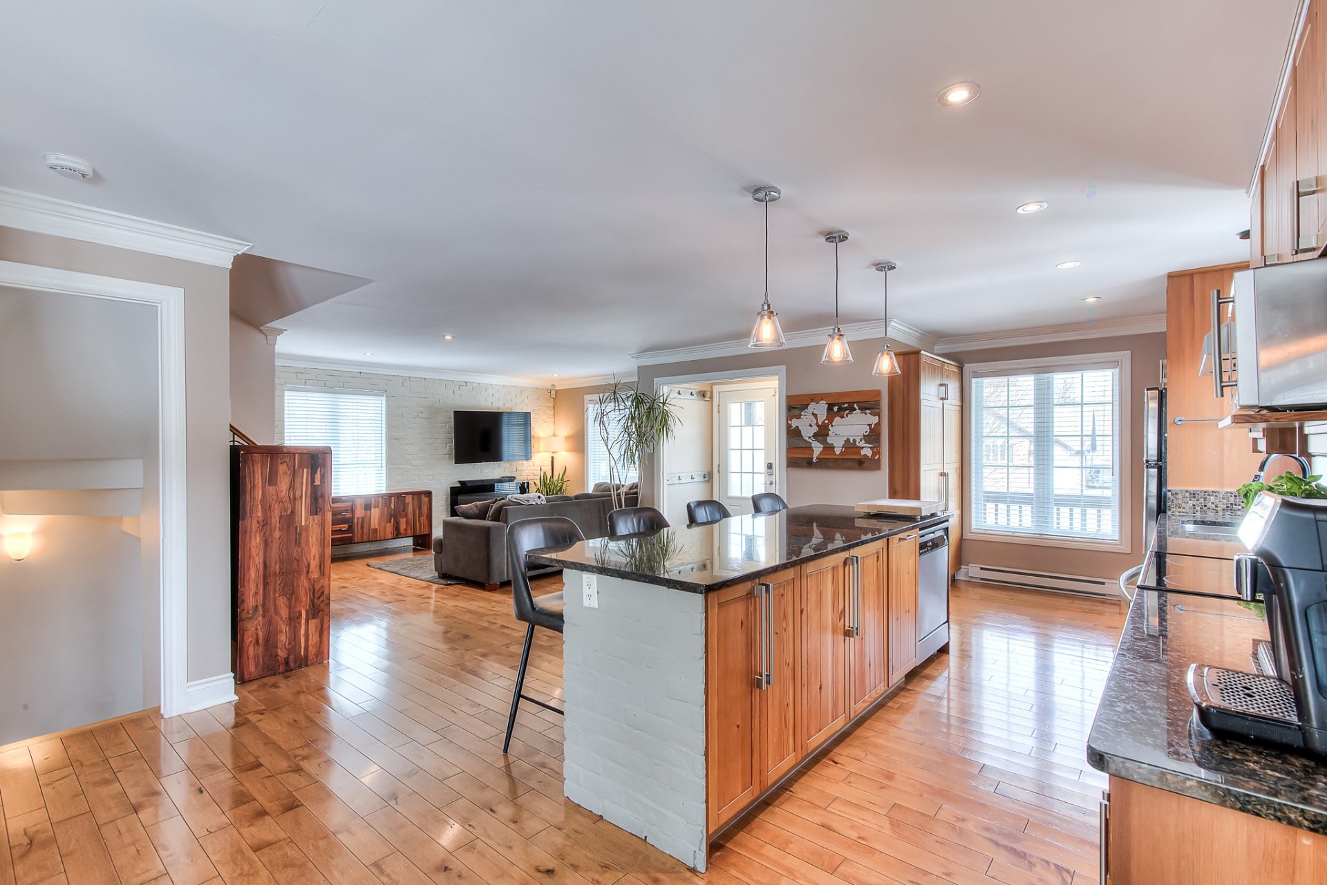









523


Rue Lamontagne

,
Saint-Jérôme,




QC
J5L2M7

