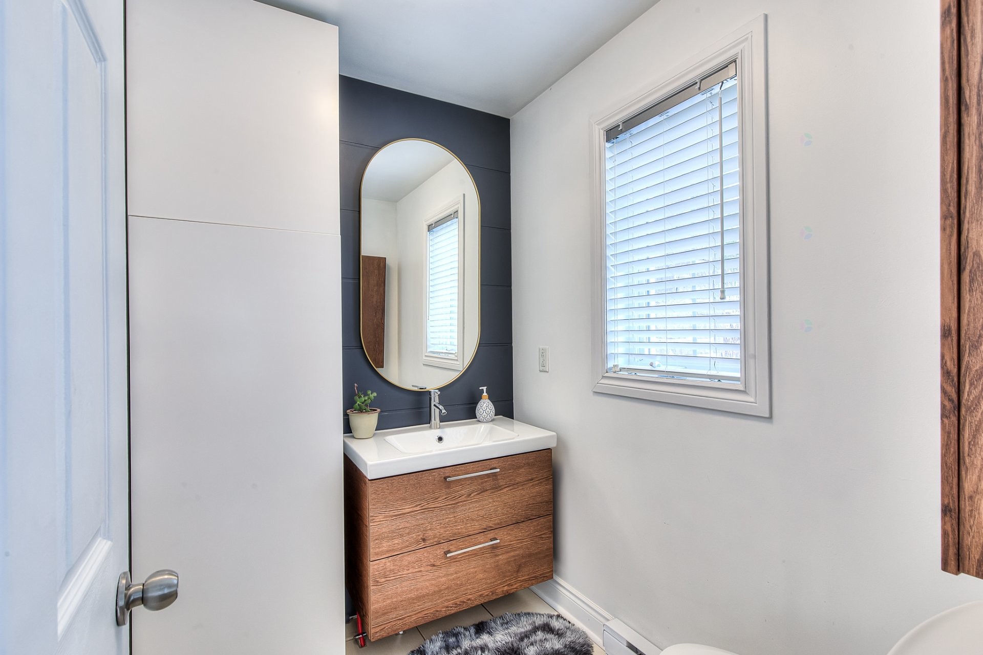 









523


Rue Lamontagne

,
Saint-Jérôme,




QC
J5L2M7

