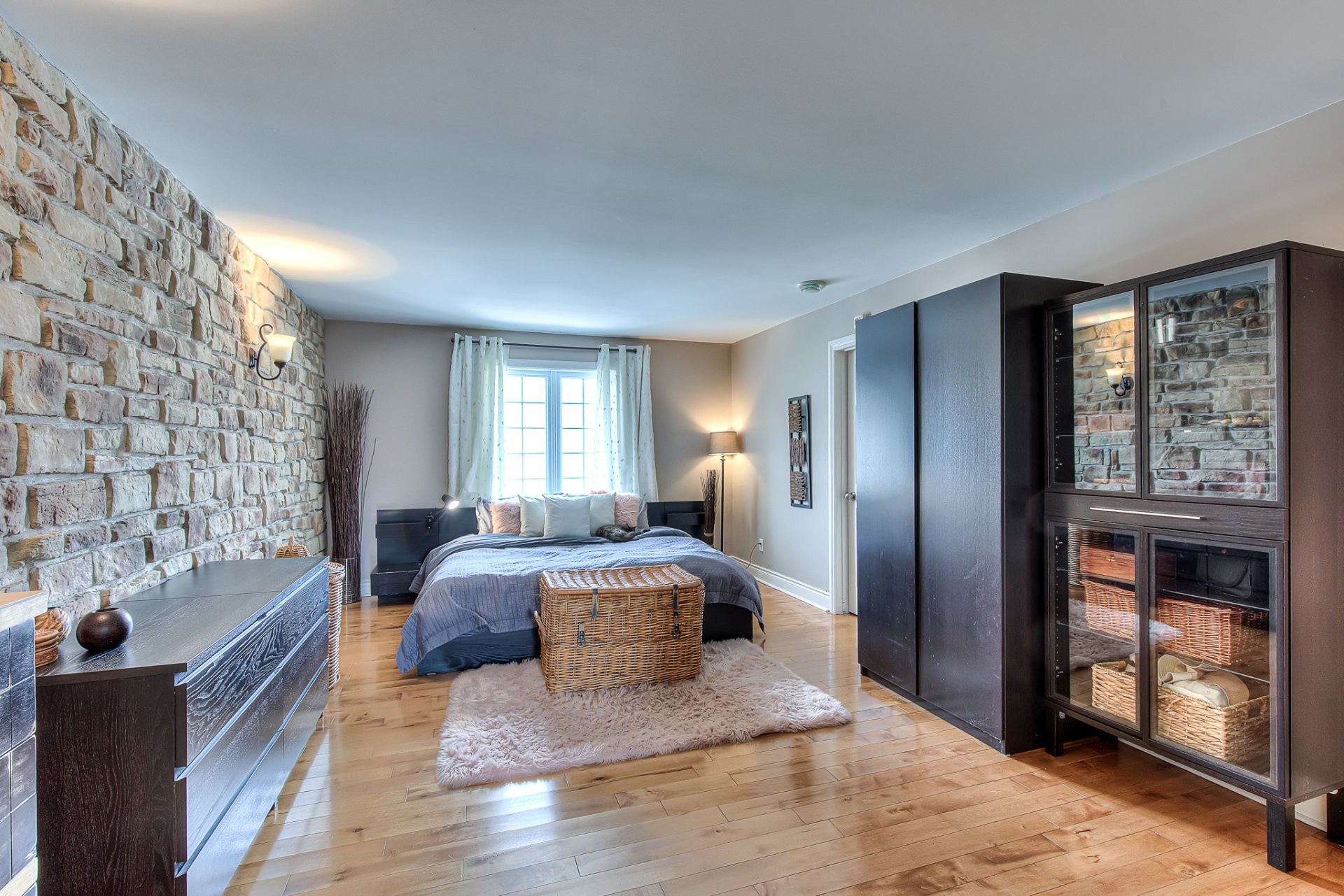 









523


Rue Lamontagne

,
Saint-Jérôme,




QC
J5L2M7

