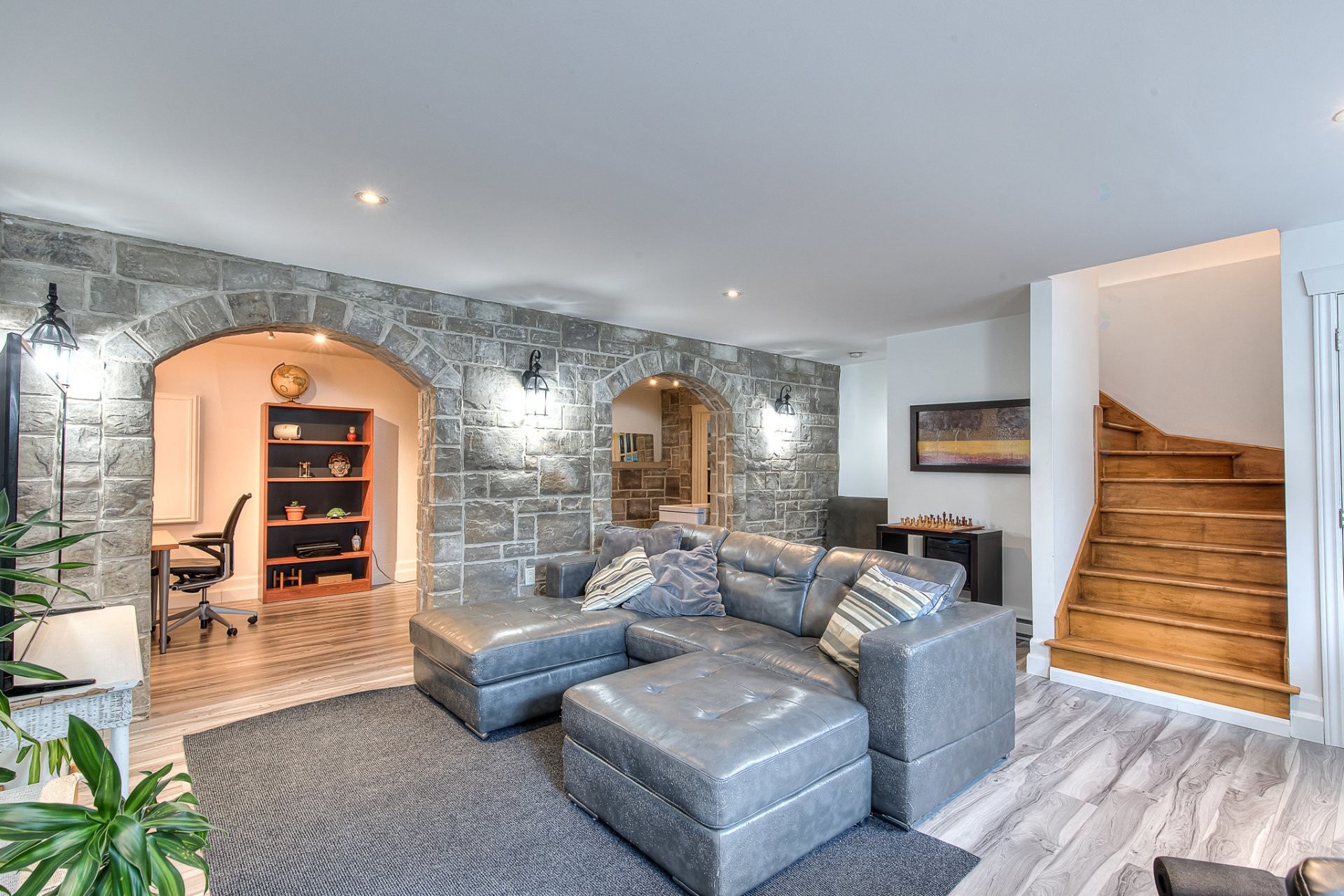 









523


Rue Lamontagne

,
Saint-Jérôme,




QC
J5L2M7

