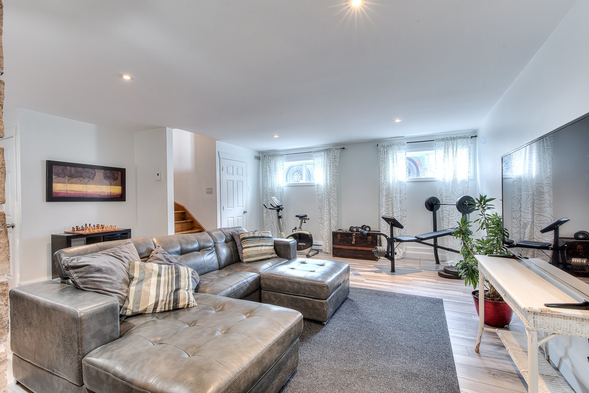 









523


Rue Lamontagne

,
Saint-Jérôme,




QC
J5L2M7

