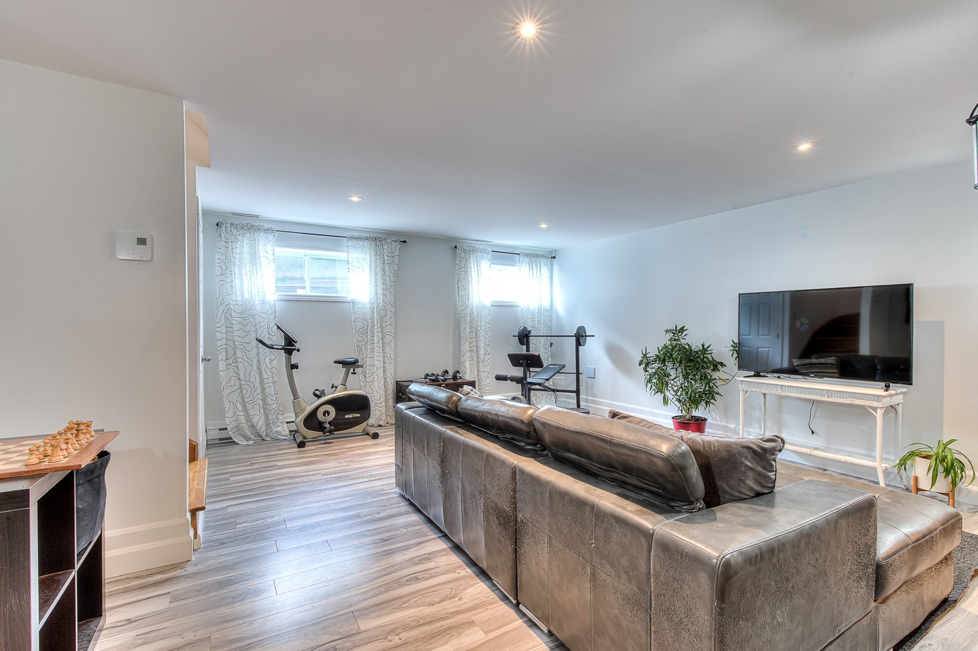 









523


Rue Lamontagne

,
Saint-Jérôme,




QC
J5L2M7

