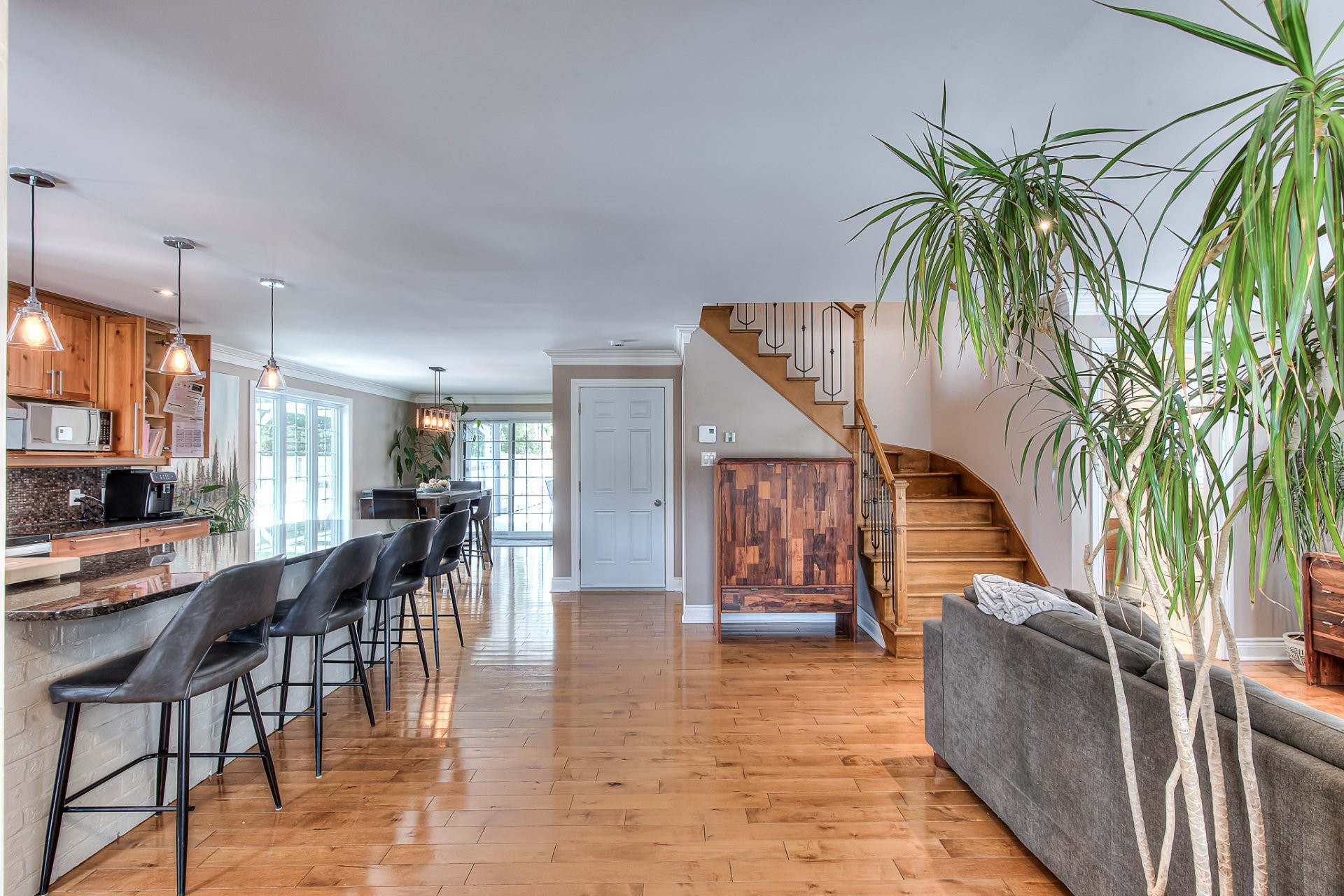 









523


Rue Lamontagne

,
Saint-Jérôme,




QC
J5L2M7

