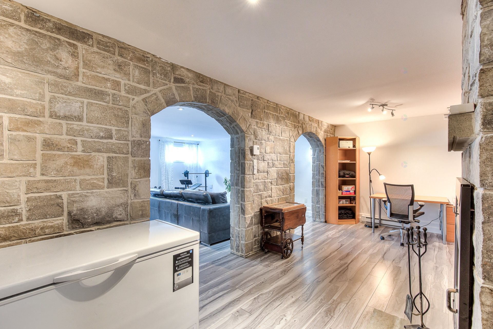 









523


Rue Lamontagne

,
Saint-Jérôme,




QC
J5L2M7

