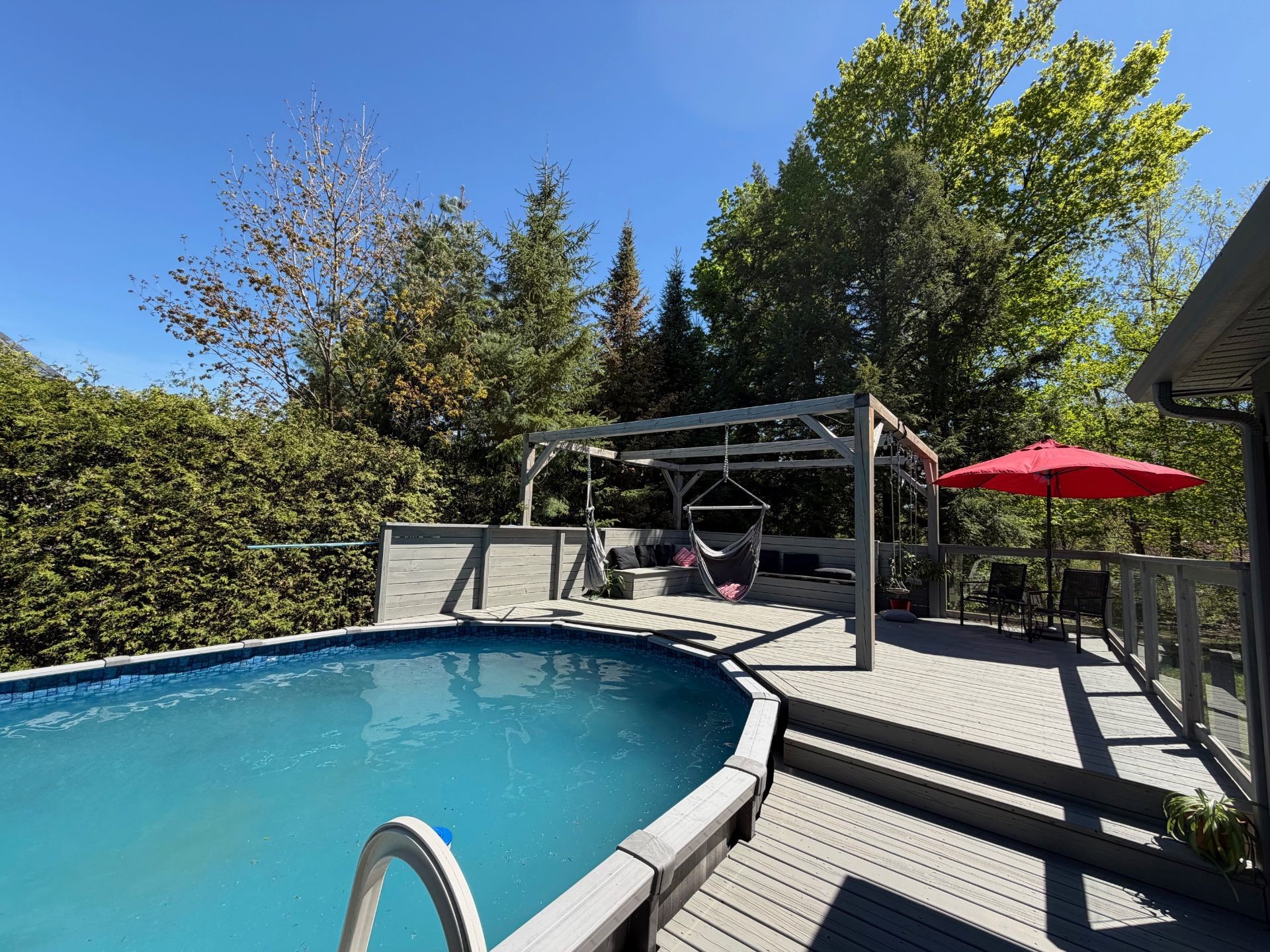 









523


Rue Lamontagne

,
Saint-Jérôme,




QC
J5L2M7

