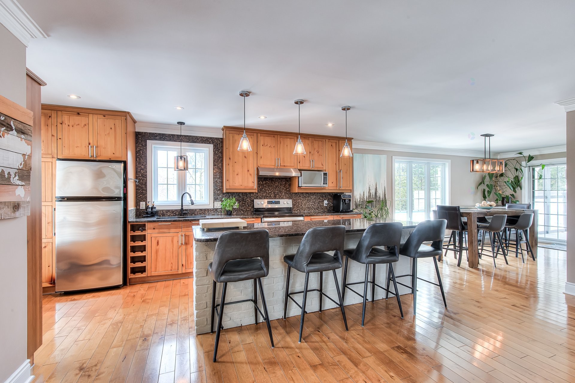 









523


Rue Lamontagne

,
Saint-Jérôme,




QC
J5L2M7

