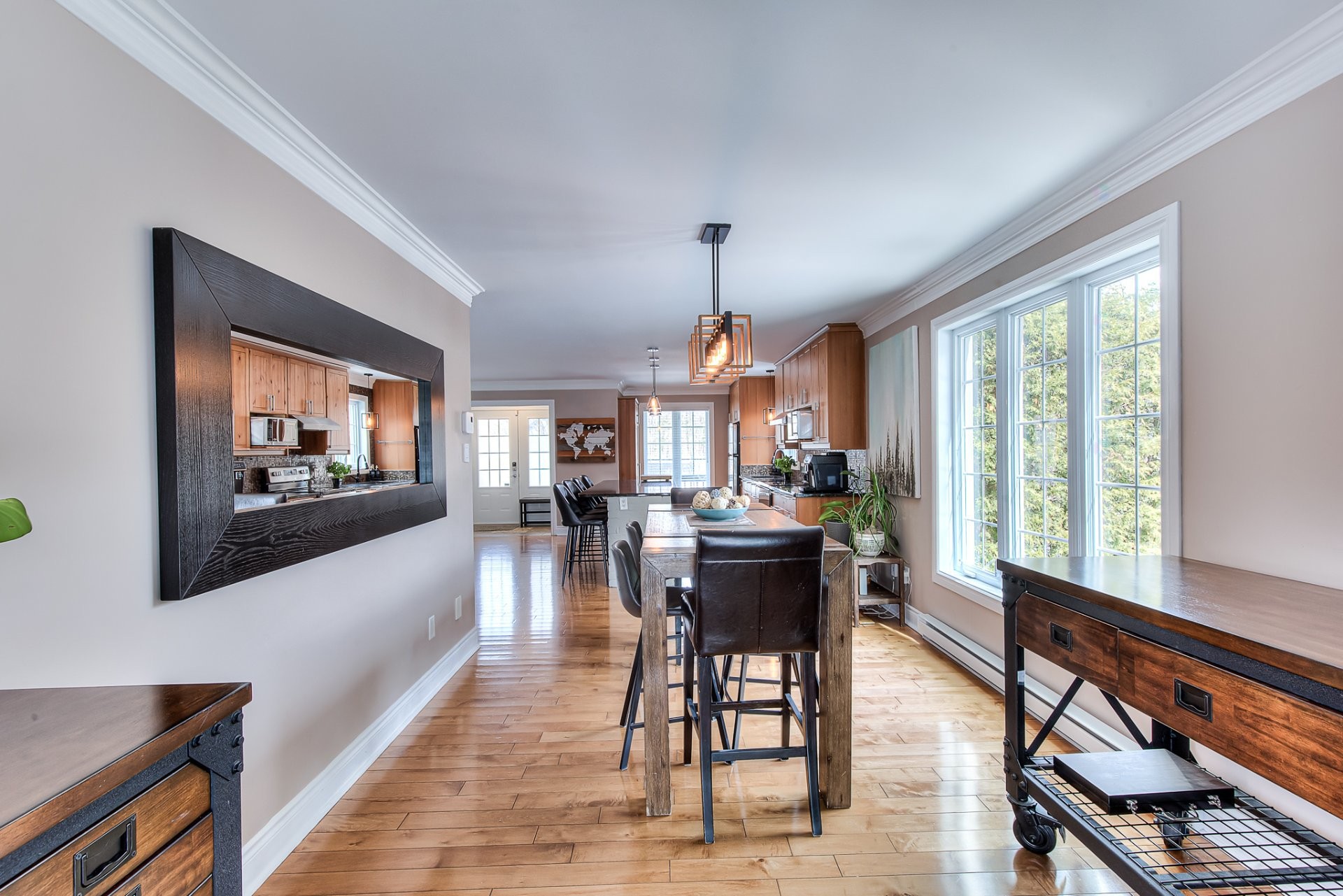 









523


Rue Lamontagne

,
Saint-Jérôme,




QC
J5L2M7

