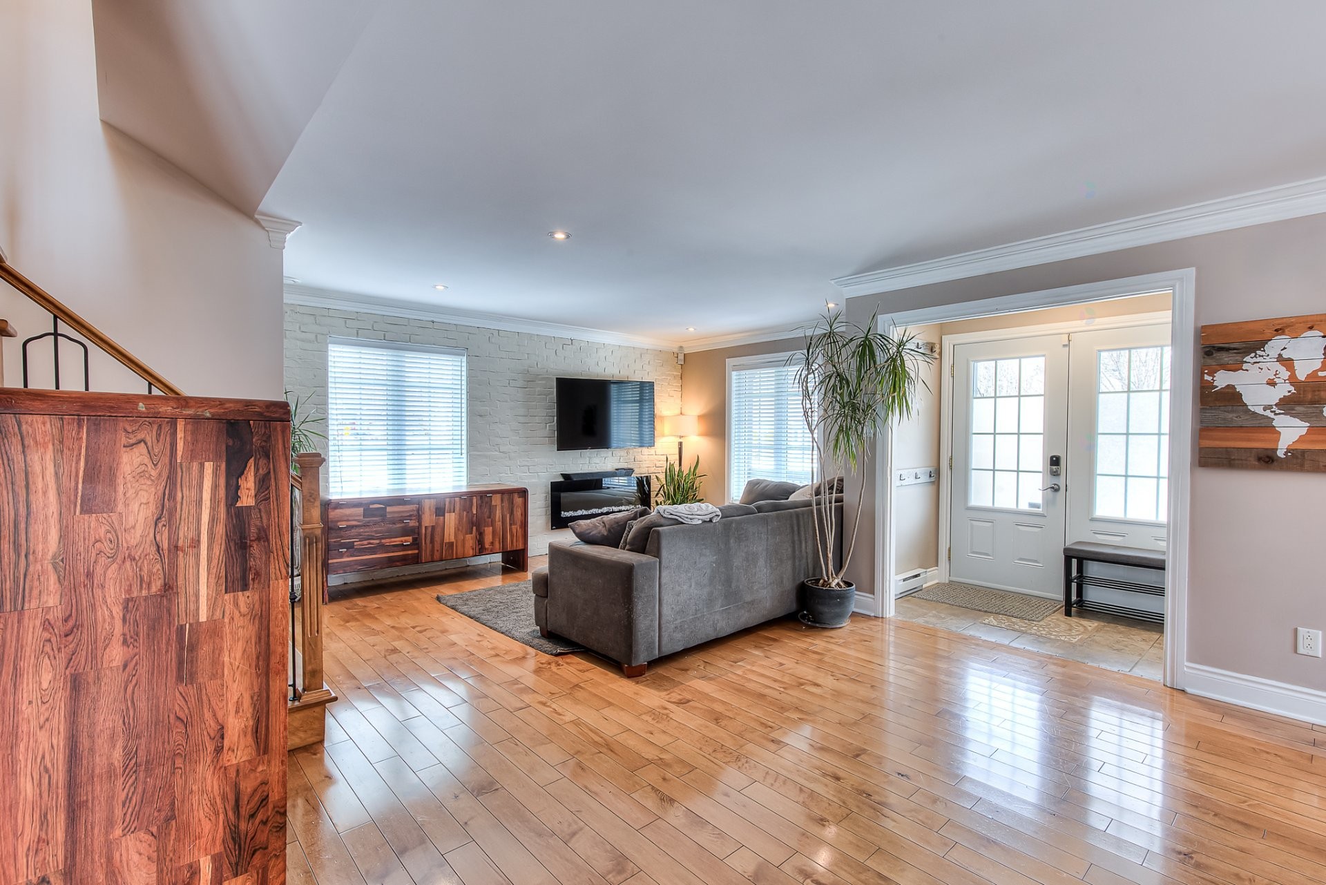 









523


Rue Lamontagne

,
Saint-Jérôme,




QC
J5L2M7

