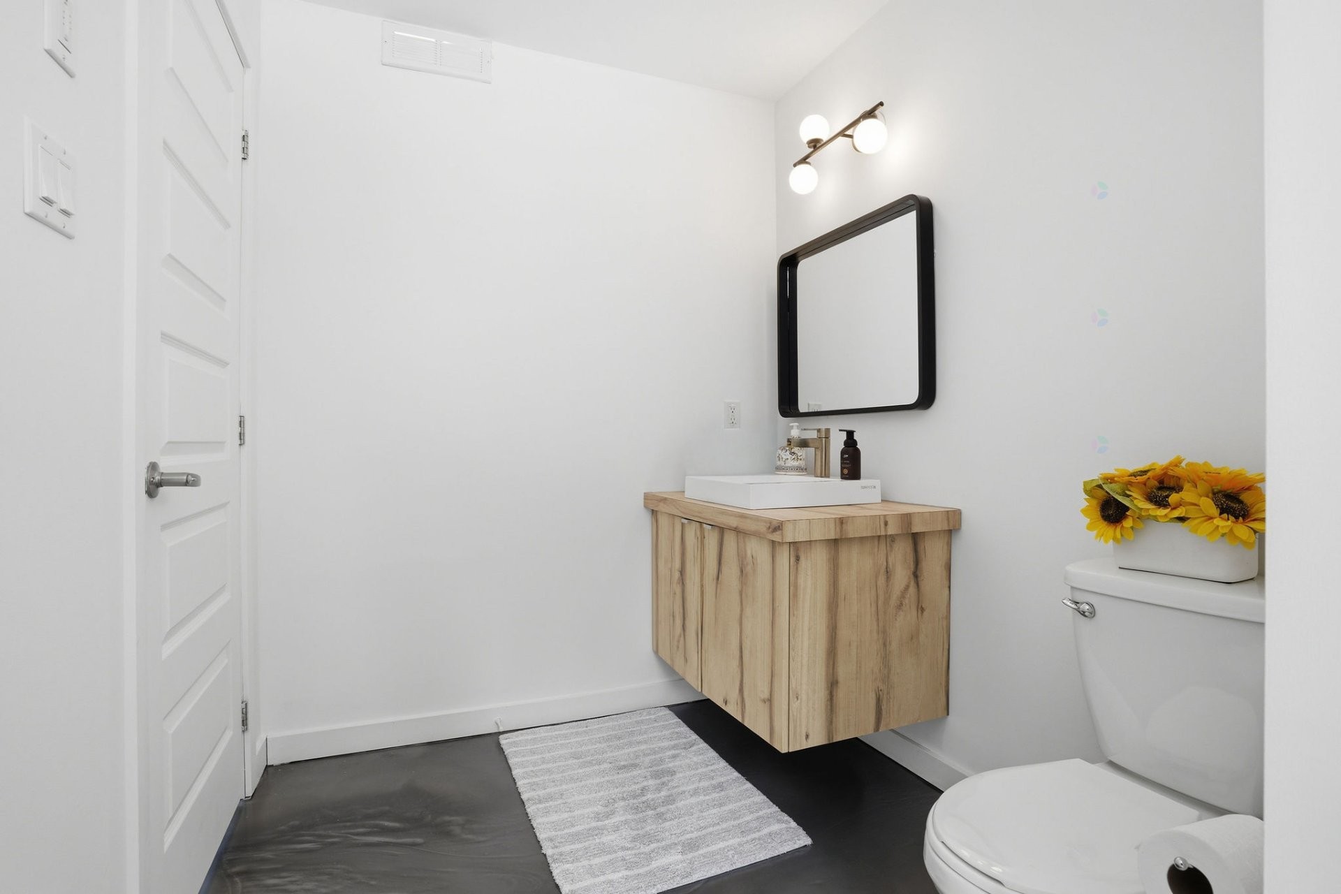 









6


Rue du Butor

,
Val-des-Monts,




QC
J8N0B7

