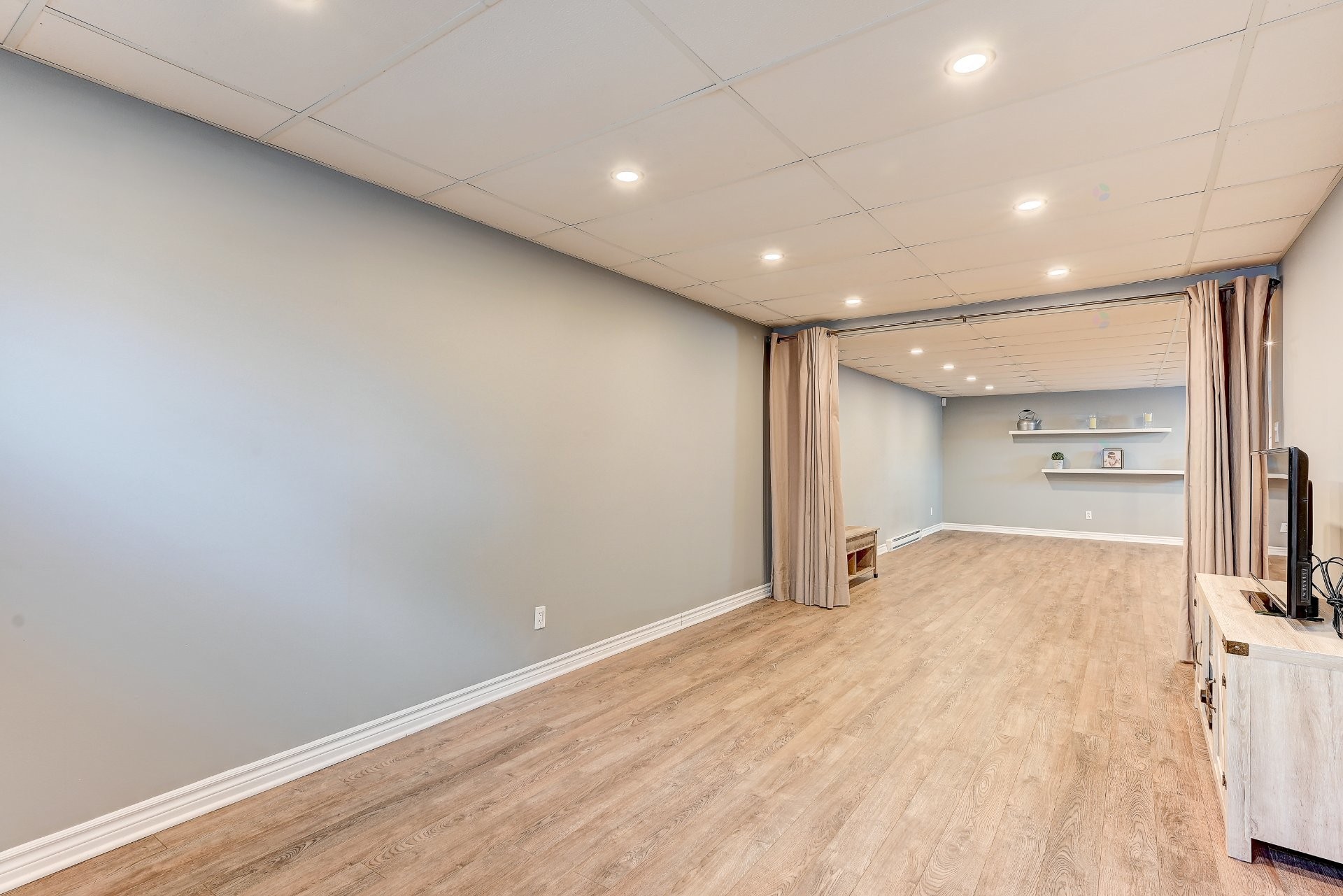 









1365


Place Alfred-DesRochers

,
Sainte-Catherine,




QC
J5C1E3

