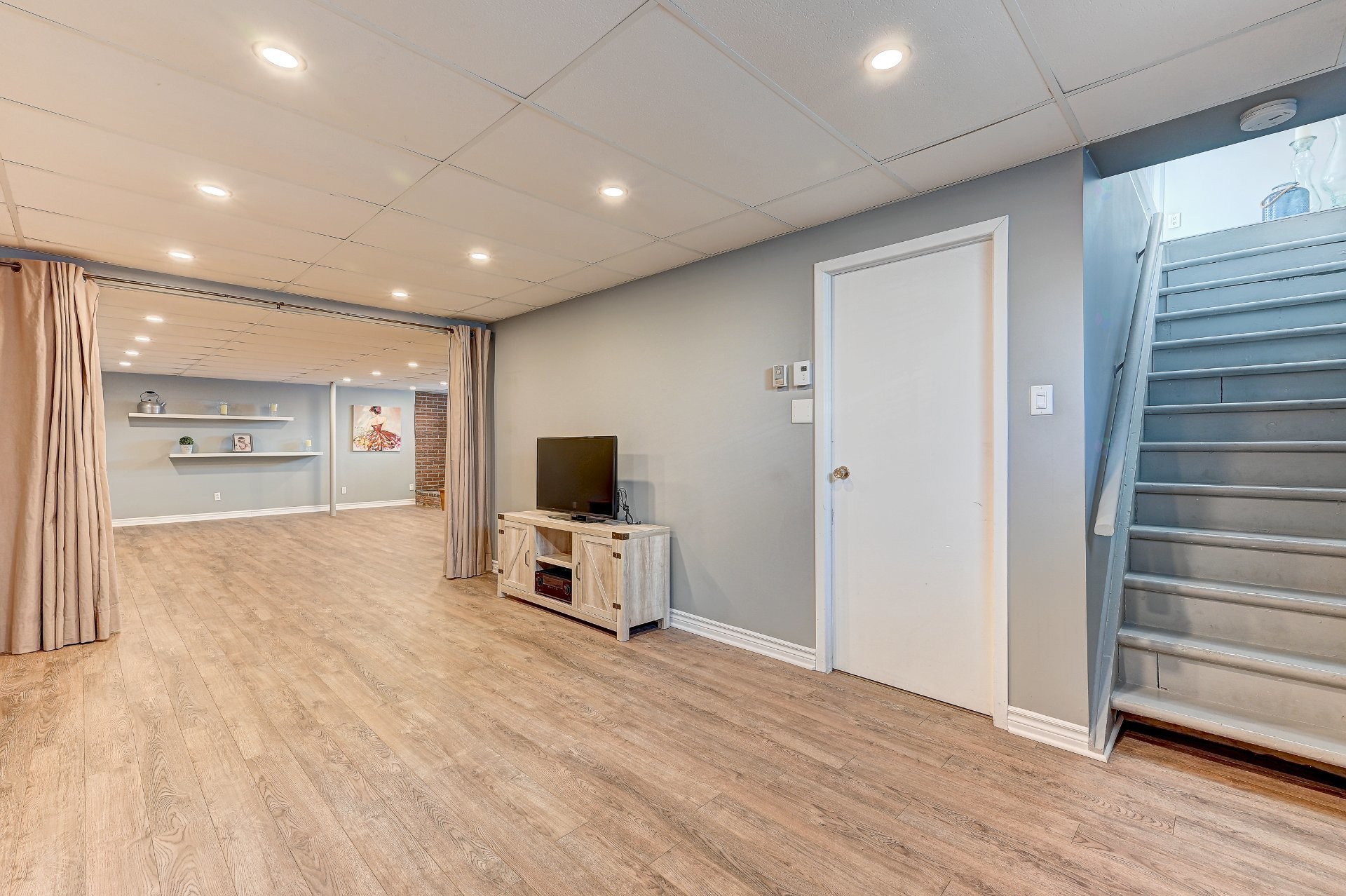 









1365


Place Alfred-DesRochers

,
Sainte-Catherine,




QC
J5C1E3

