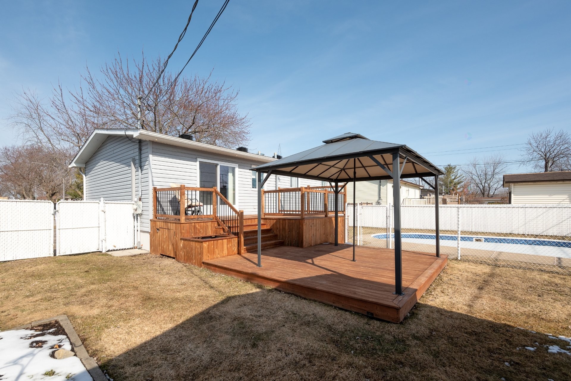 









1365


Place Alfred-DesRochers

,
Sainte-Catherine,




QC
J5C1E3

