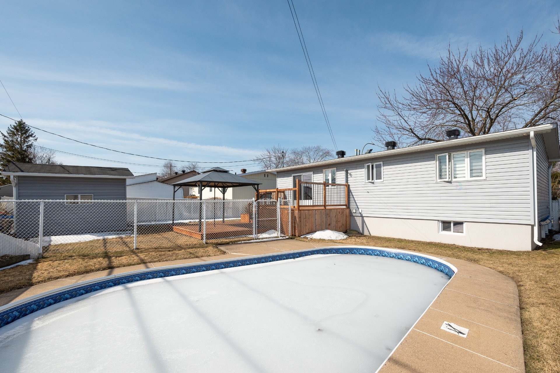 









1365


Place Alfred-DesRochers

,
Sainte-Catherine,




QC
J5C1E3

